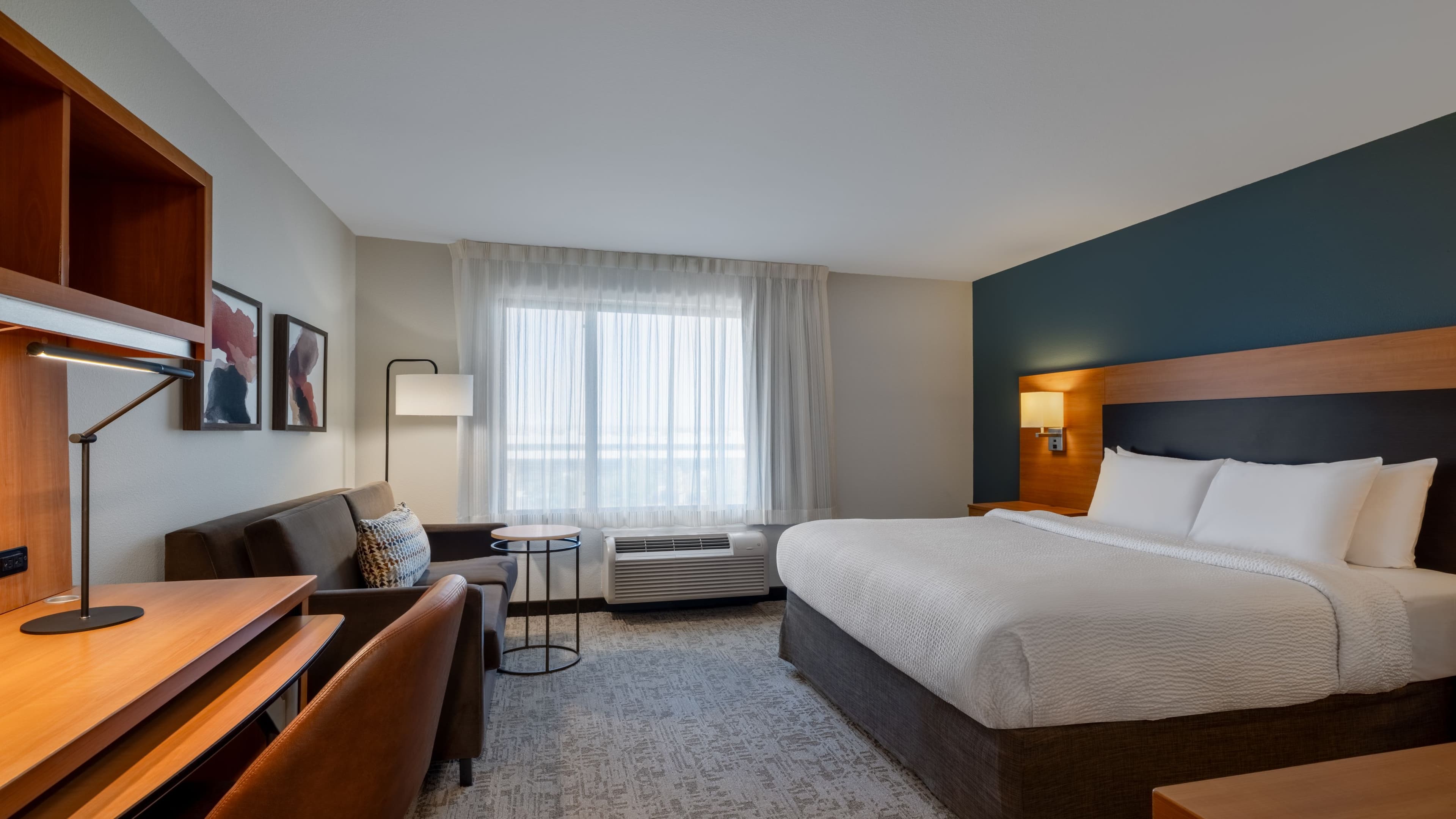 Studio King Suite - Image 1