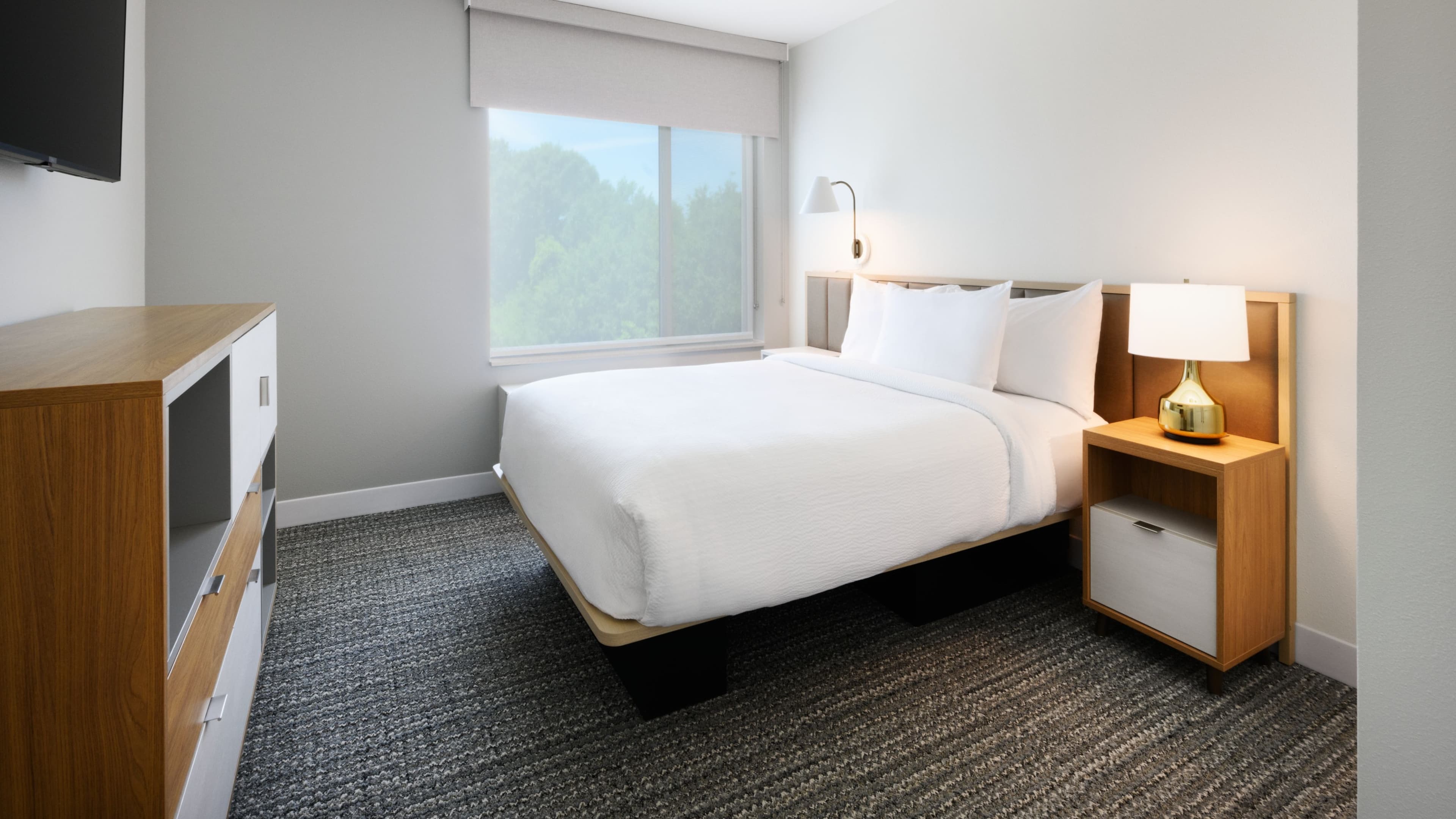 1 Bedroom Suite - Image 2