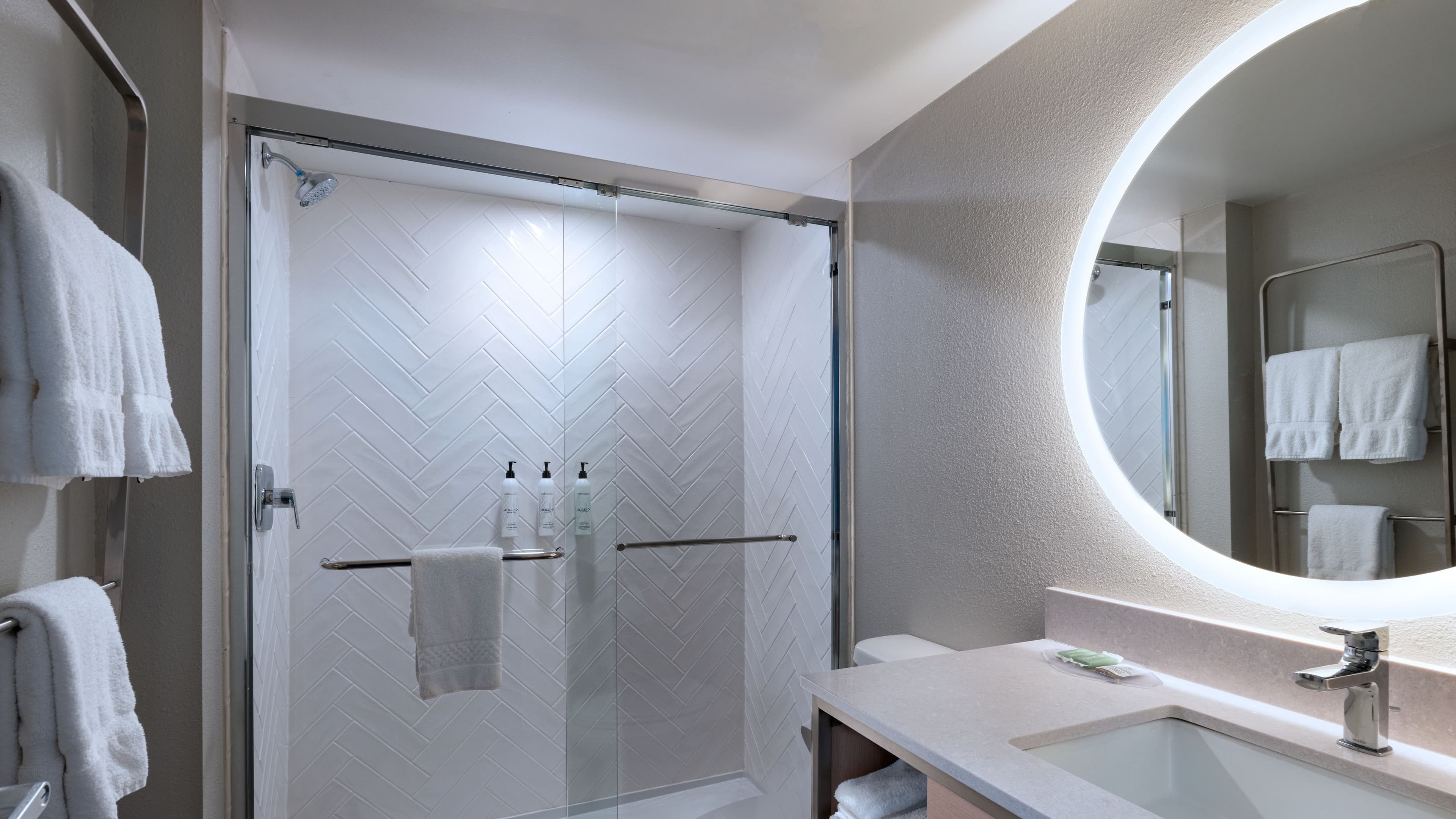 1 Bedroom Suite - Image 4