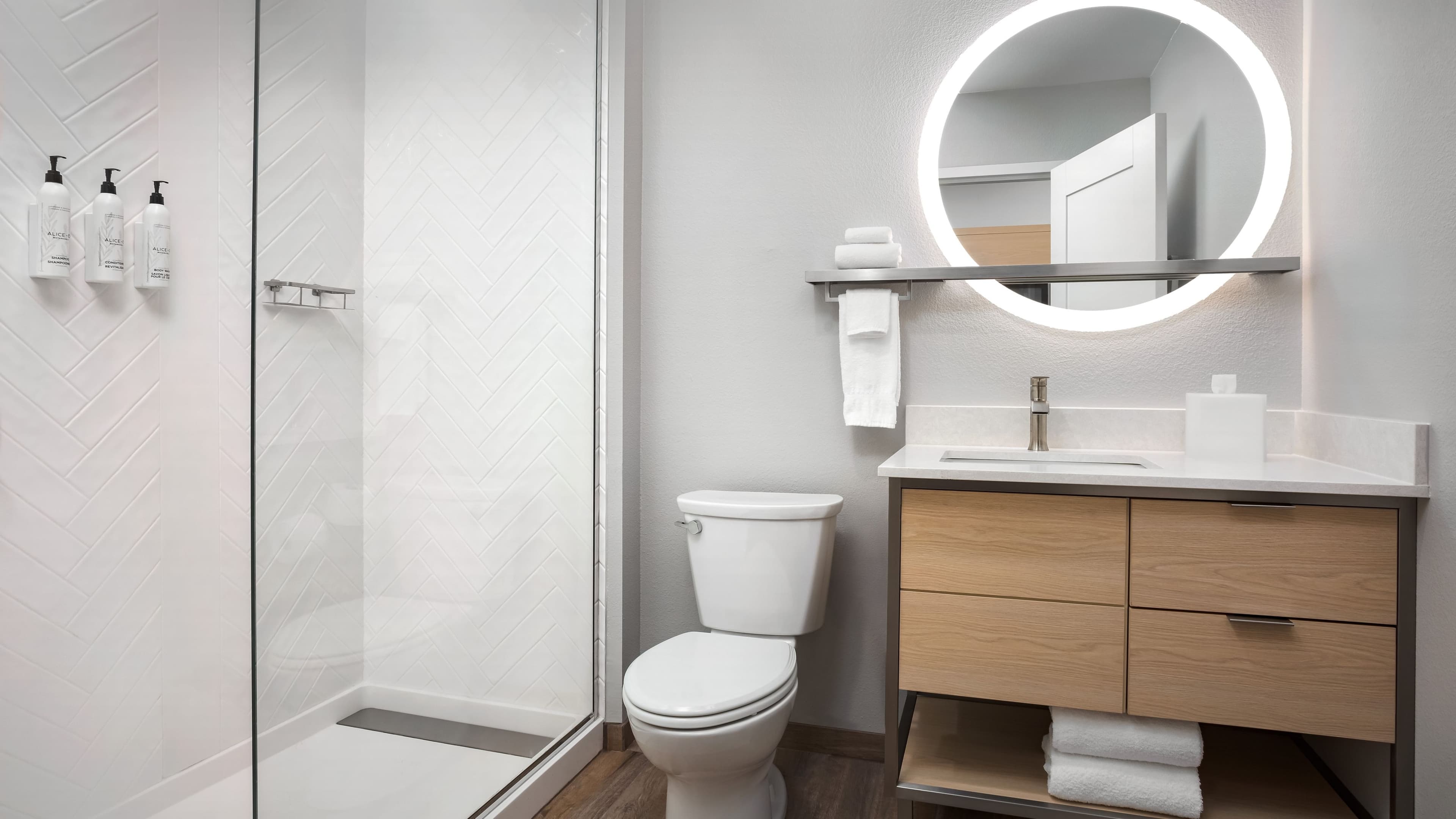 Studio Suite - Image 7