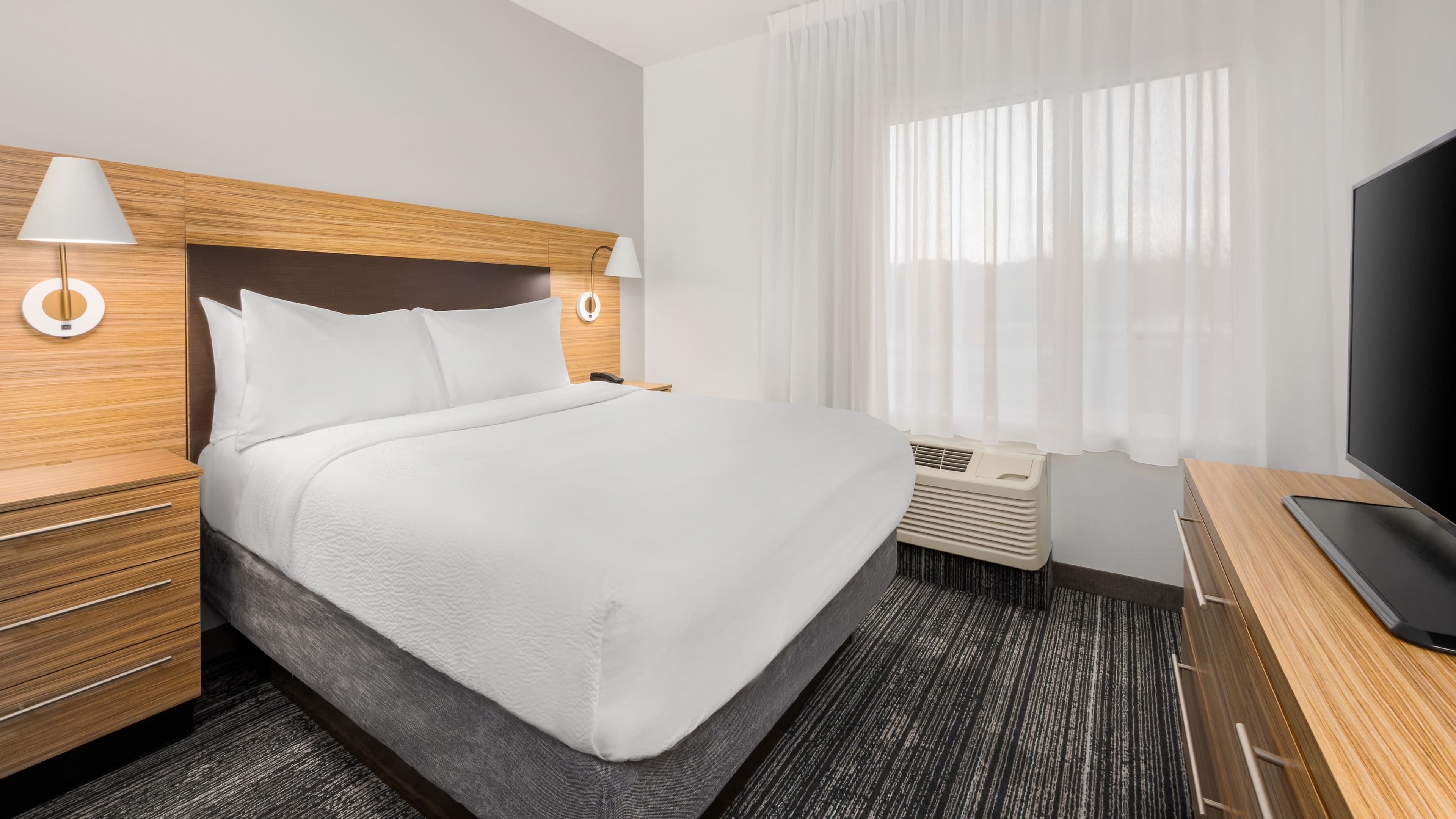 1 Bedroom Suite - Image 3