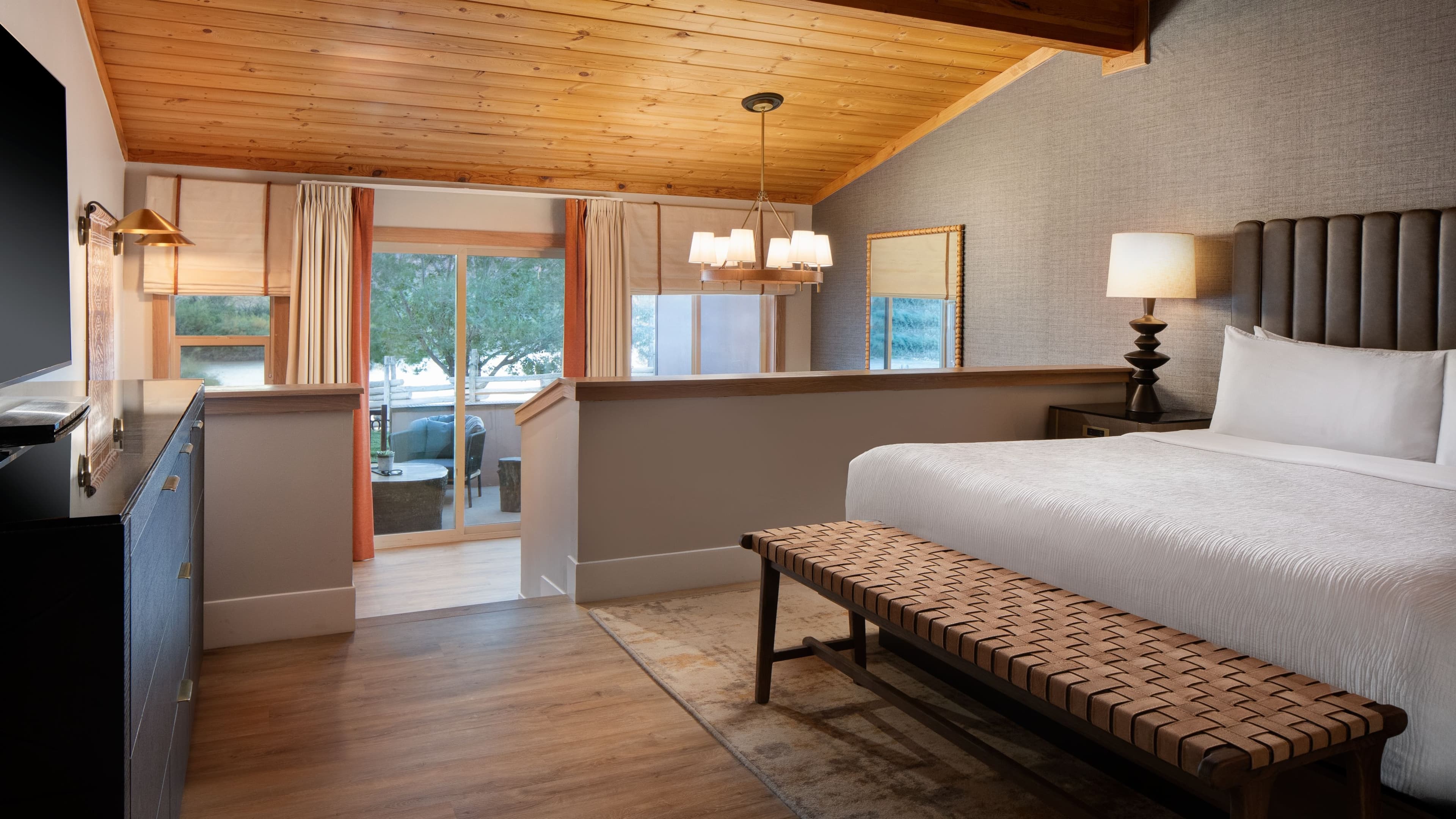 Creekside King - Image 1