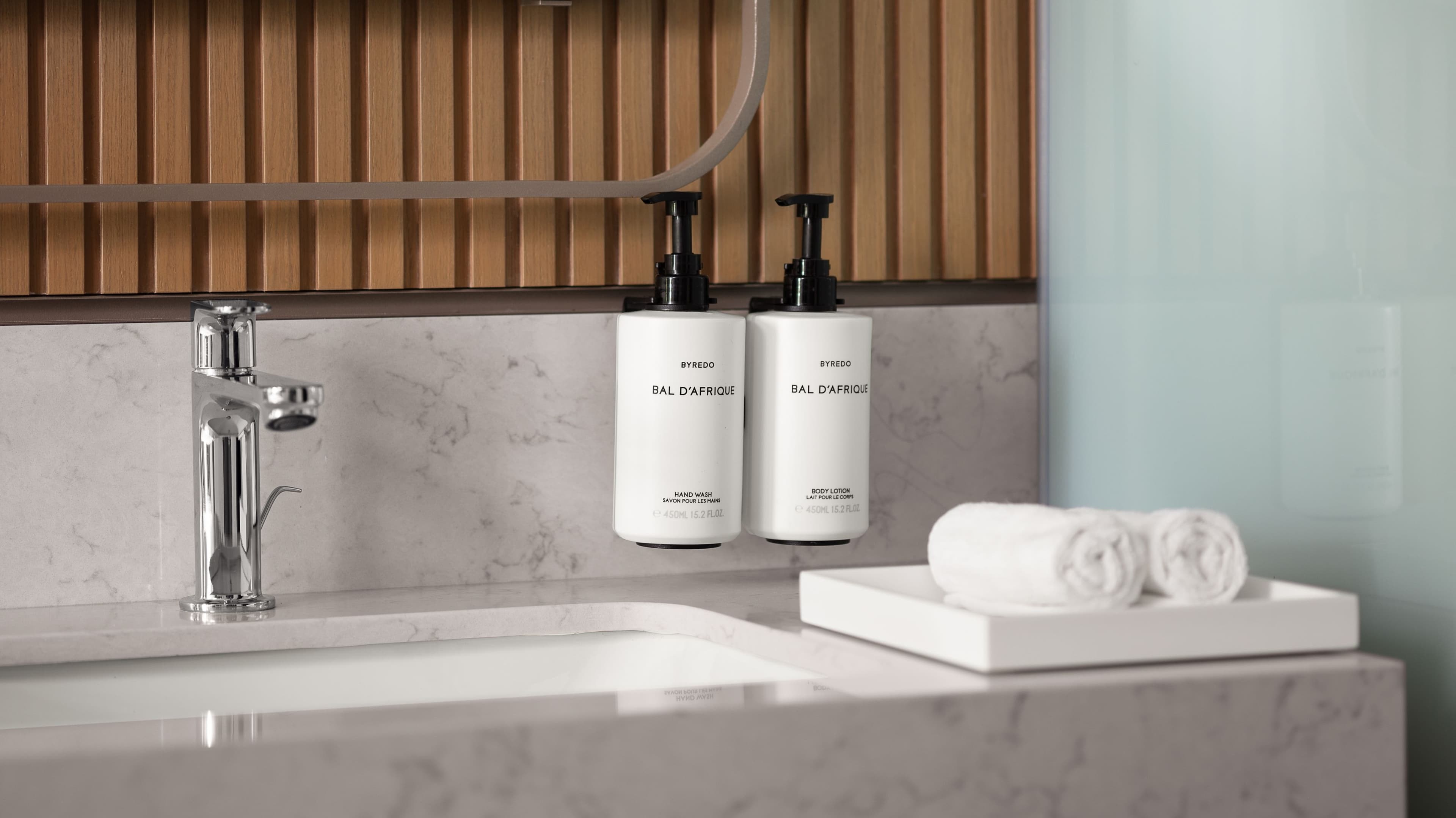 Superior King Room - Image 9