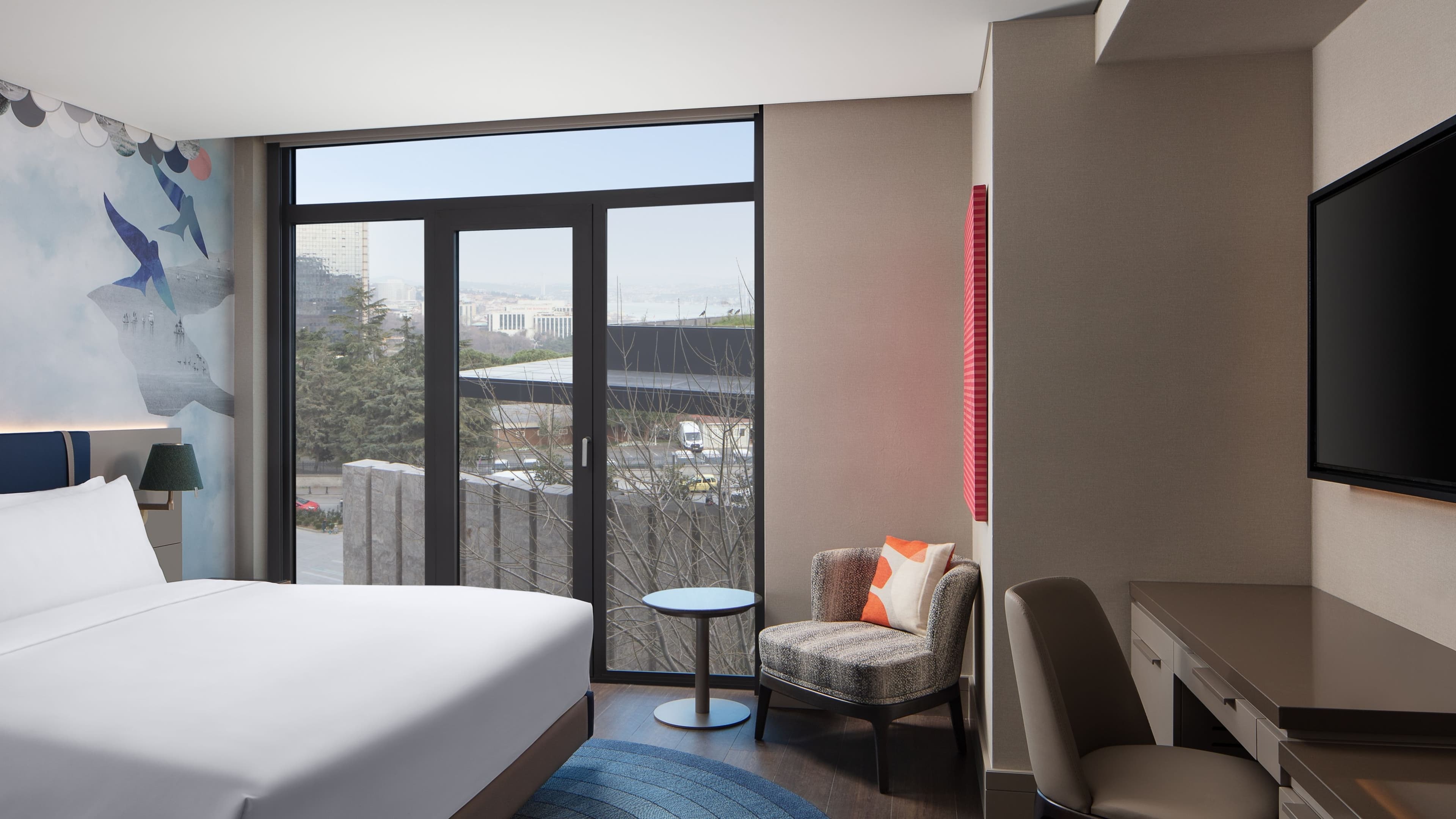 Superior King Room - Image 4