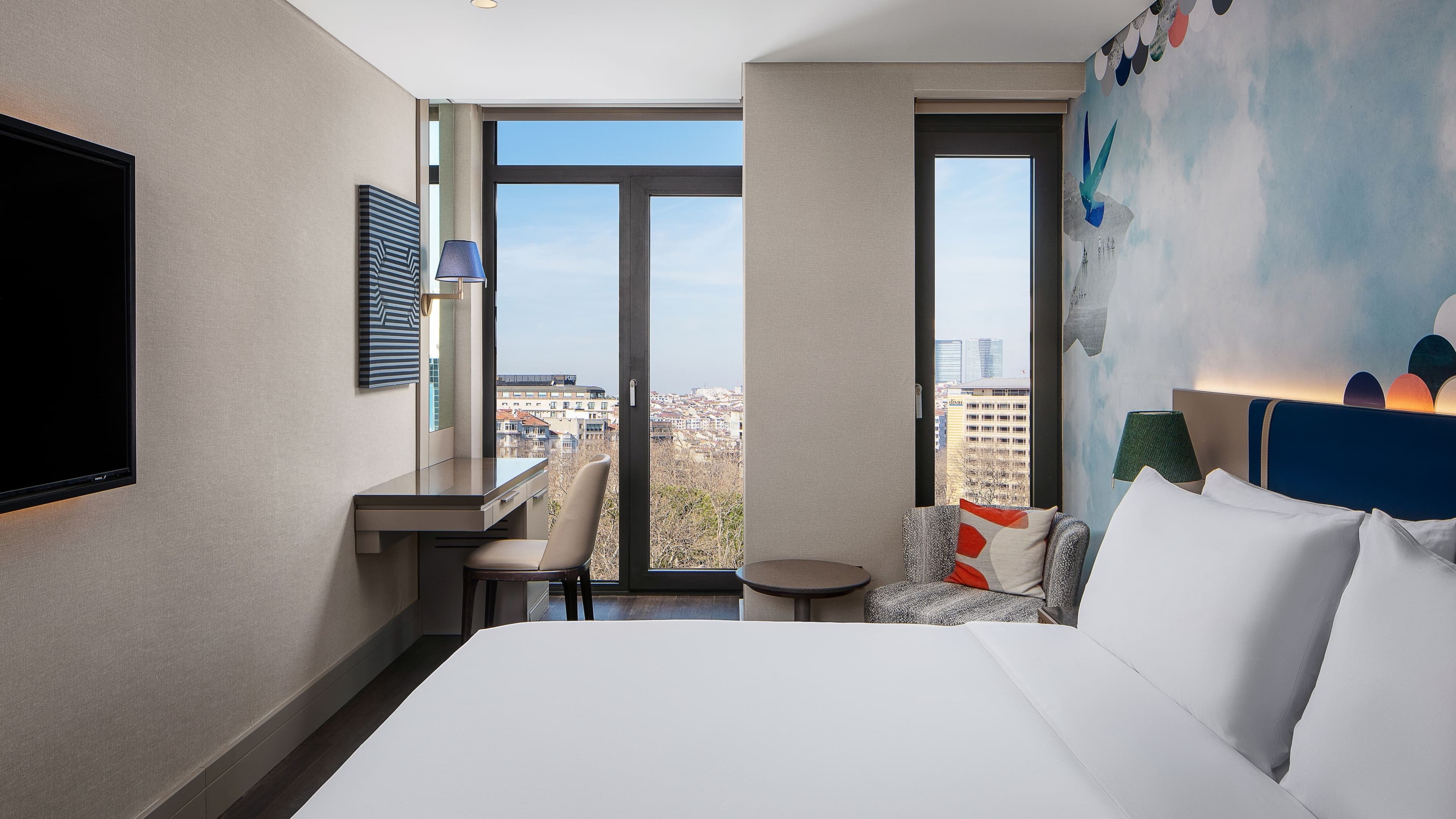 Superior King Room - Image 3