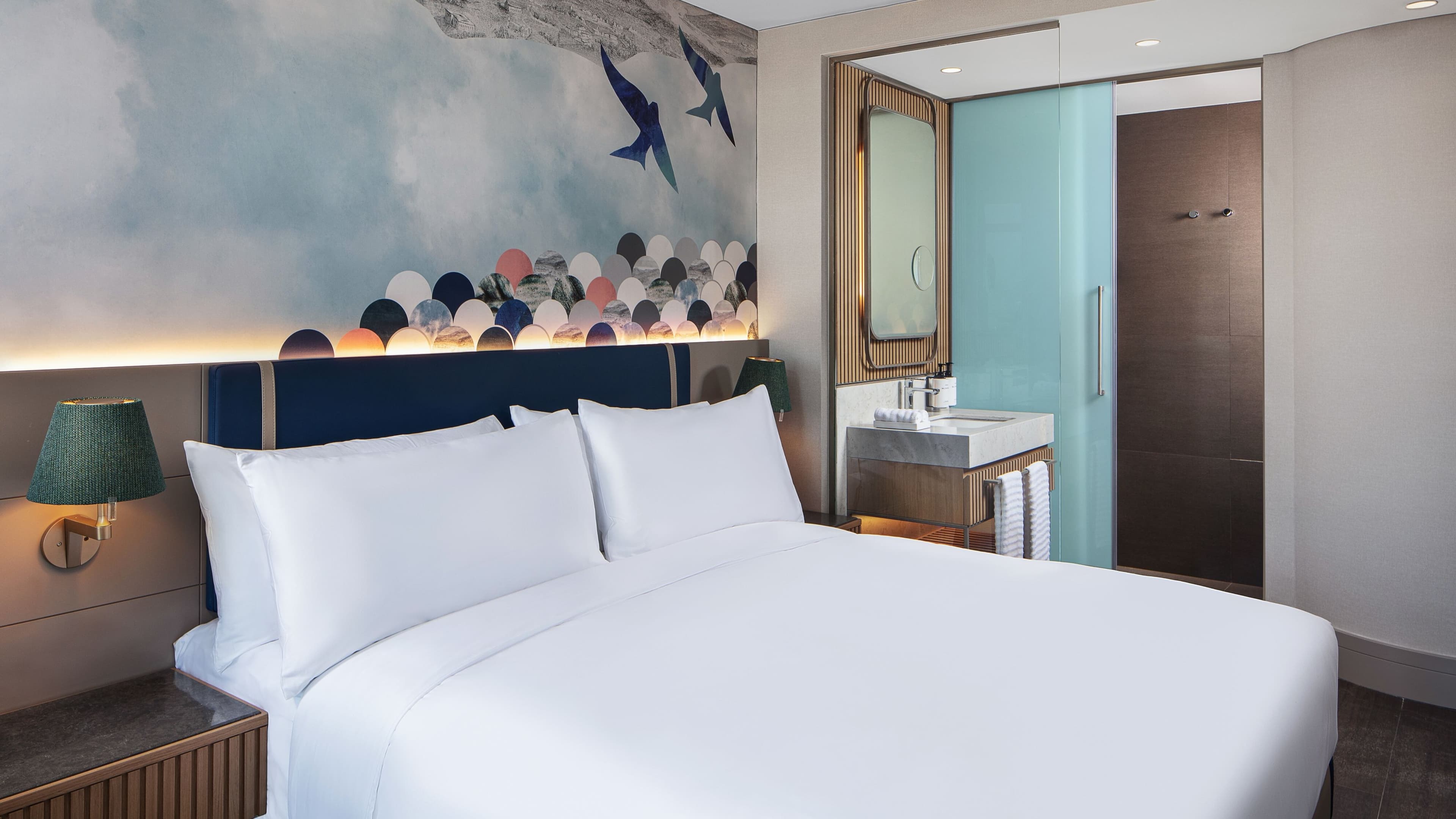 Superior King Room - Image 2