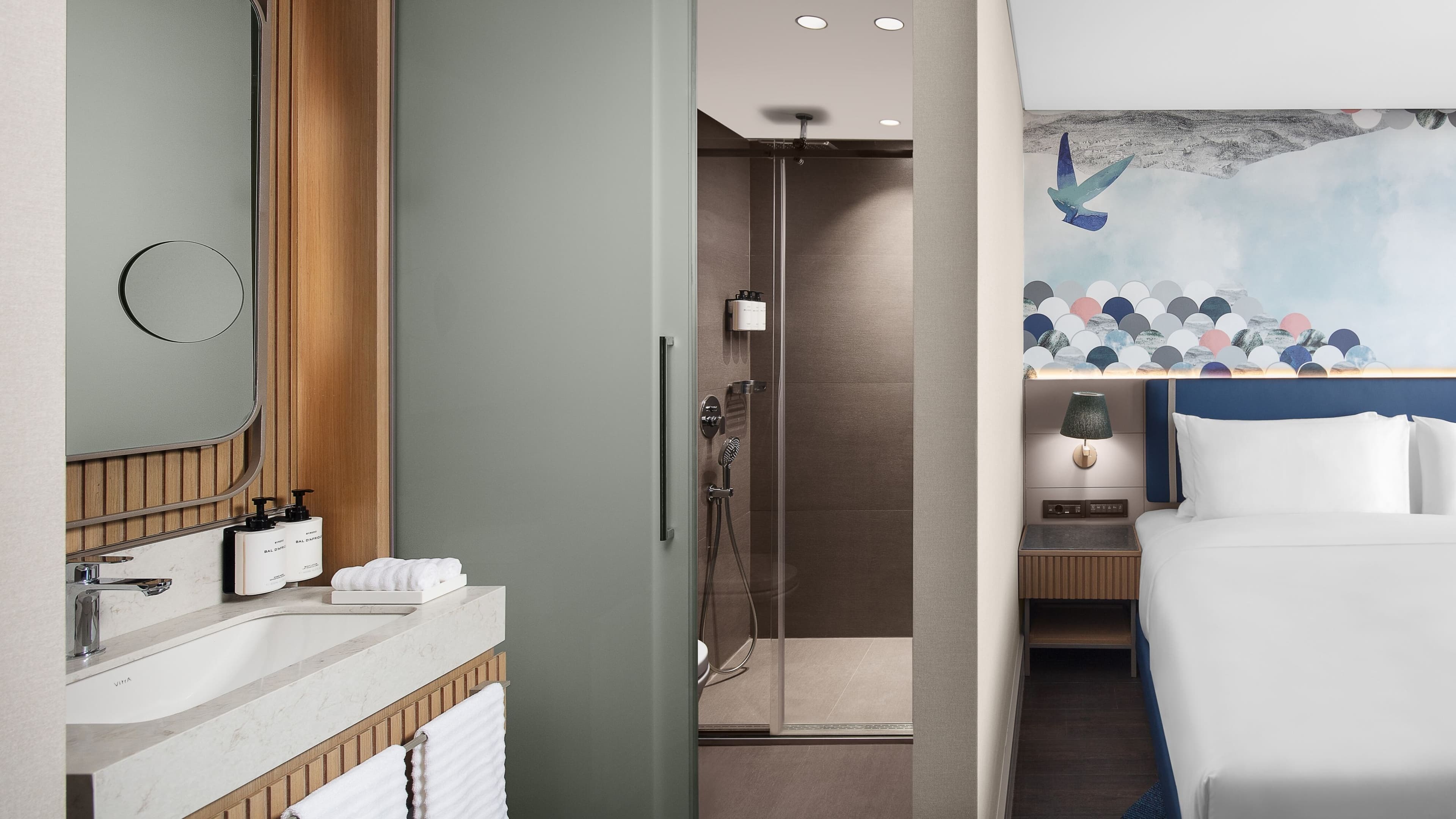 Superior King Room - Image 7