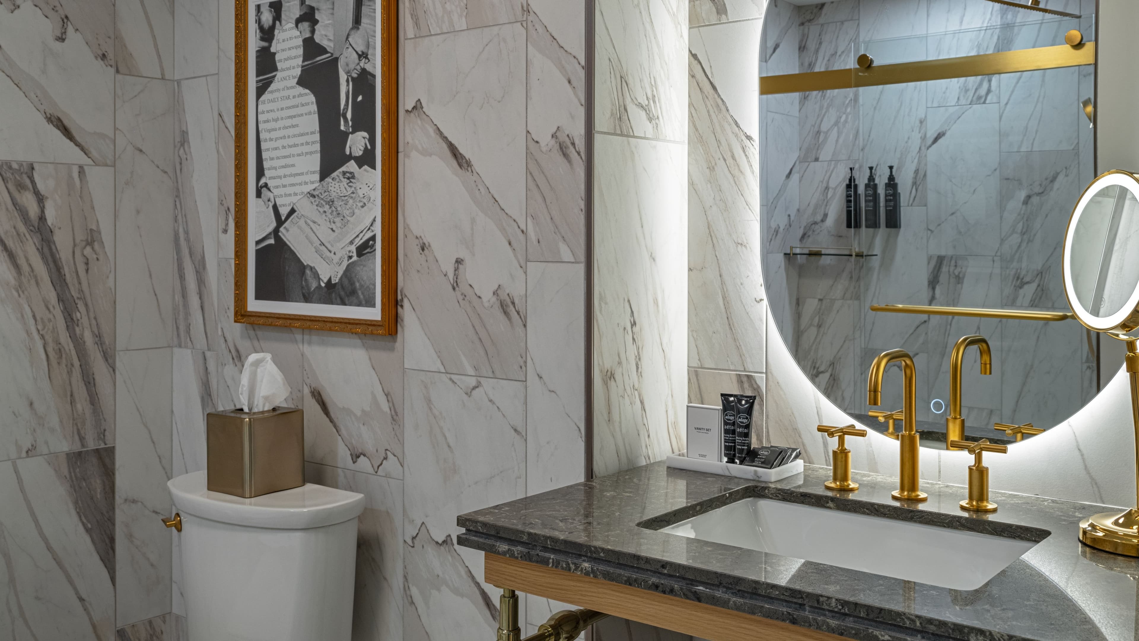 Deluxe King Room - Image 4