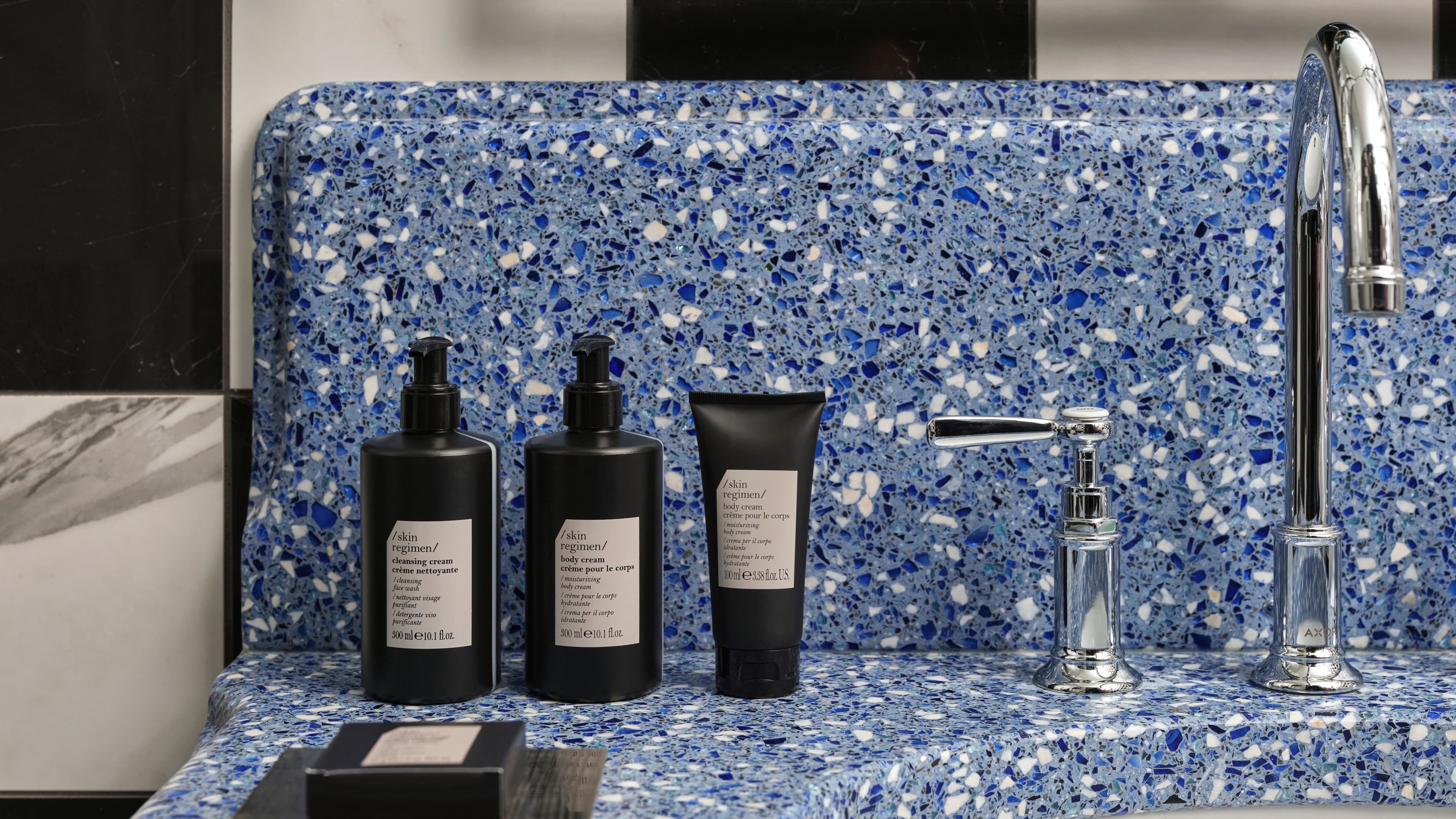 Deluxe Room - Image 7