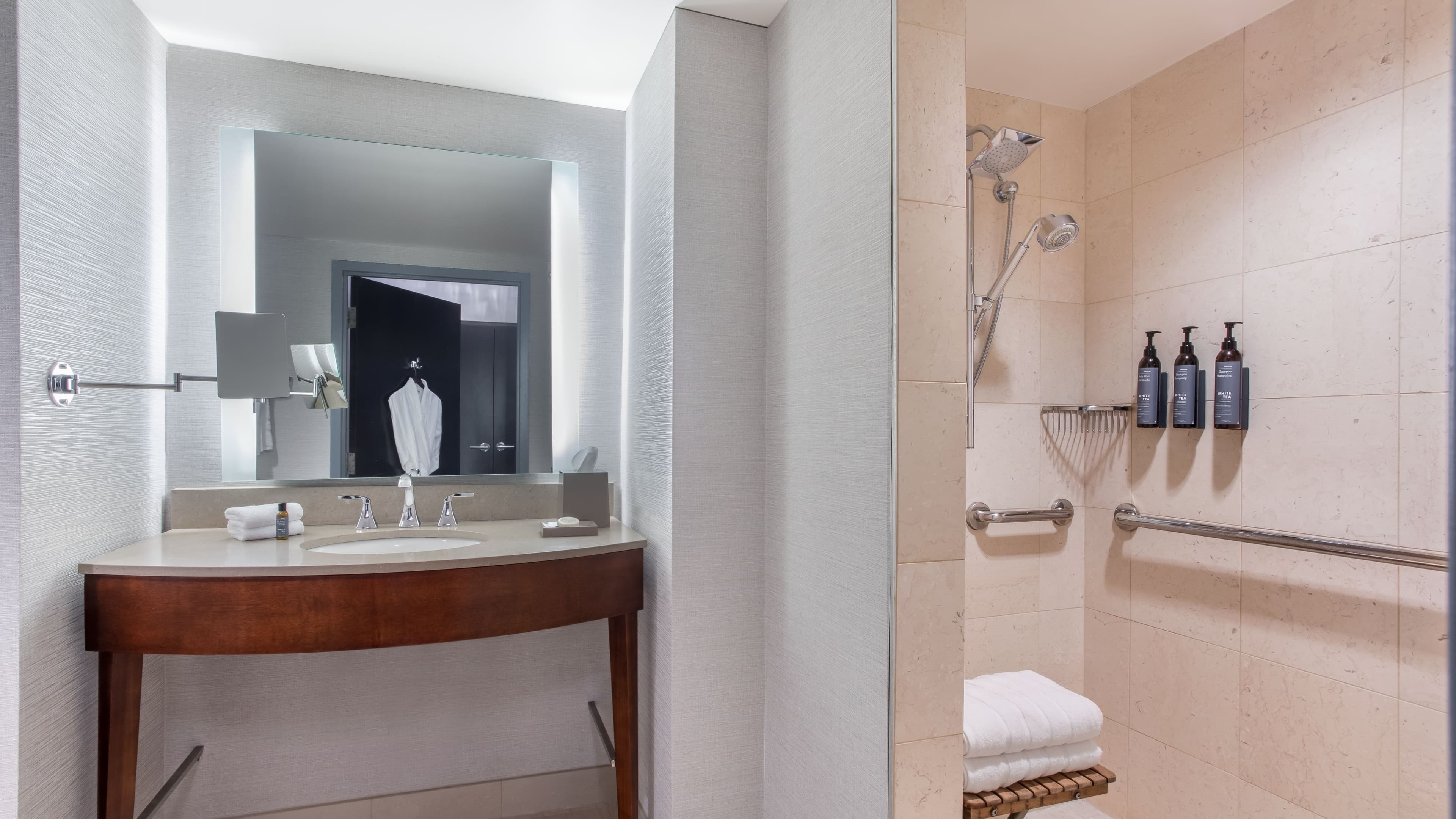 Club level - Image 4