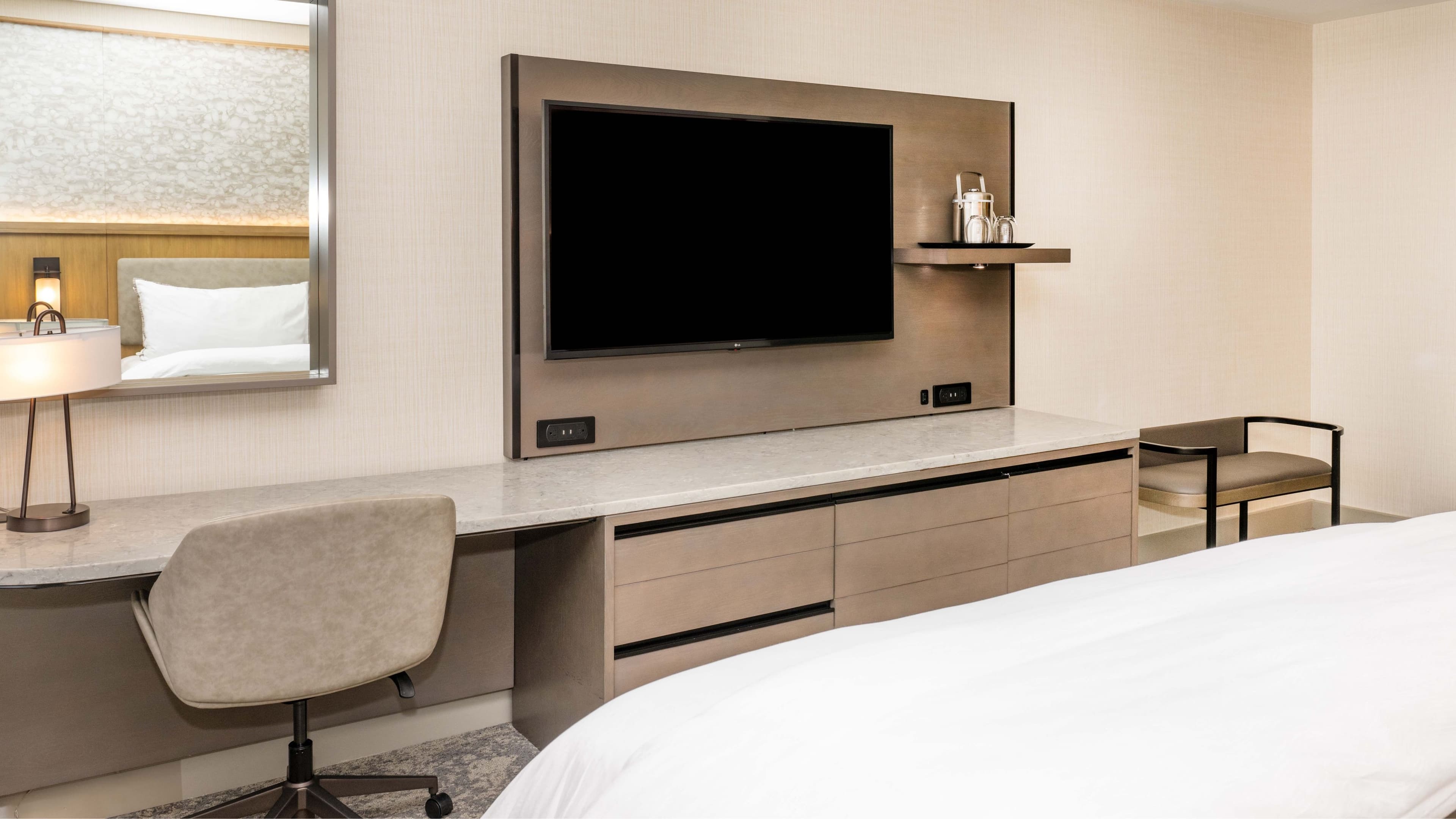 Traditional King - Image 7