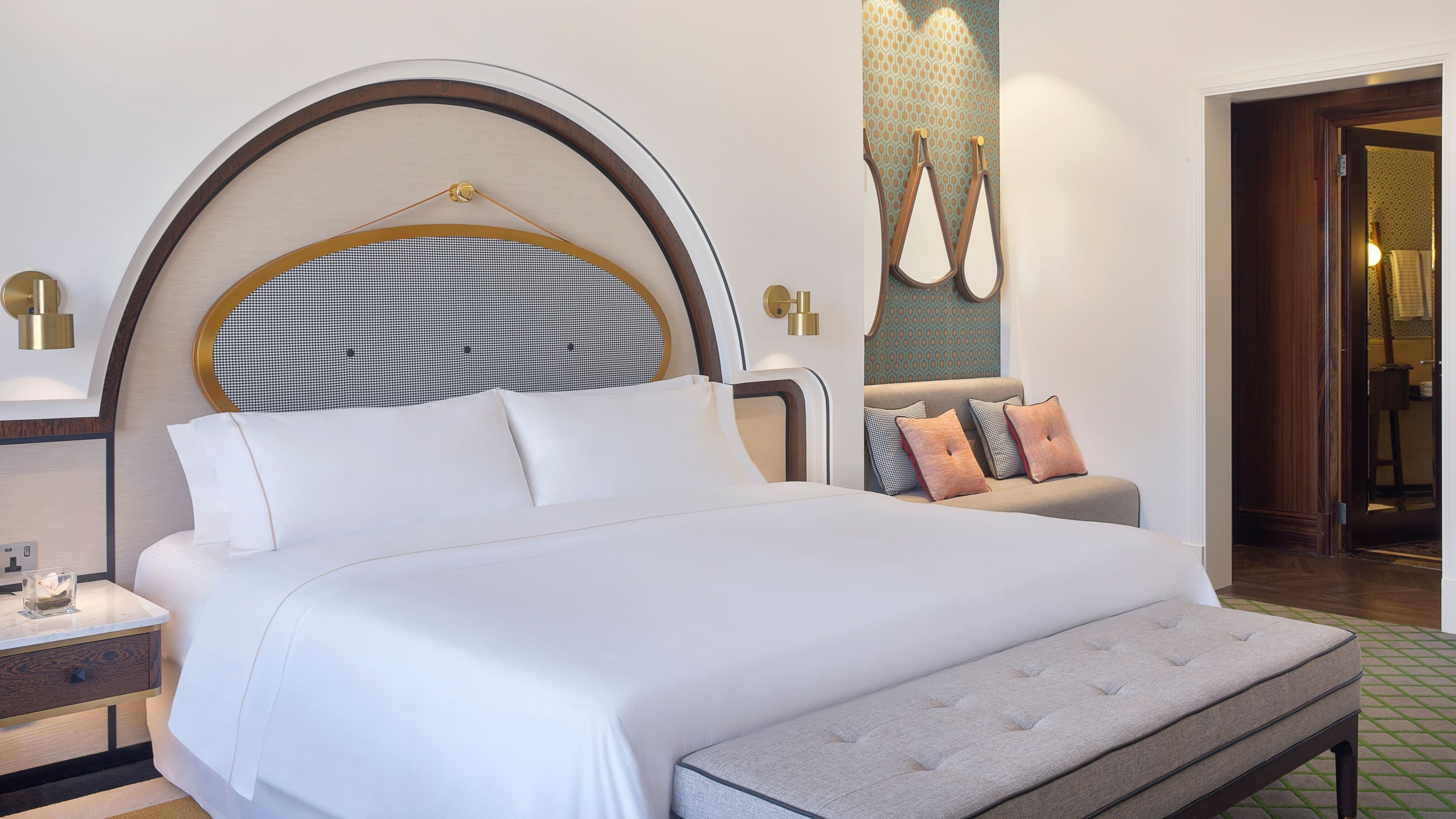 Deluxe Sea View - Image 1