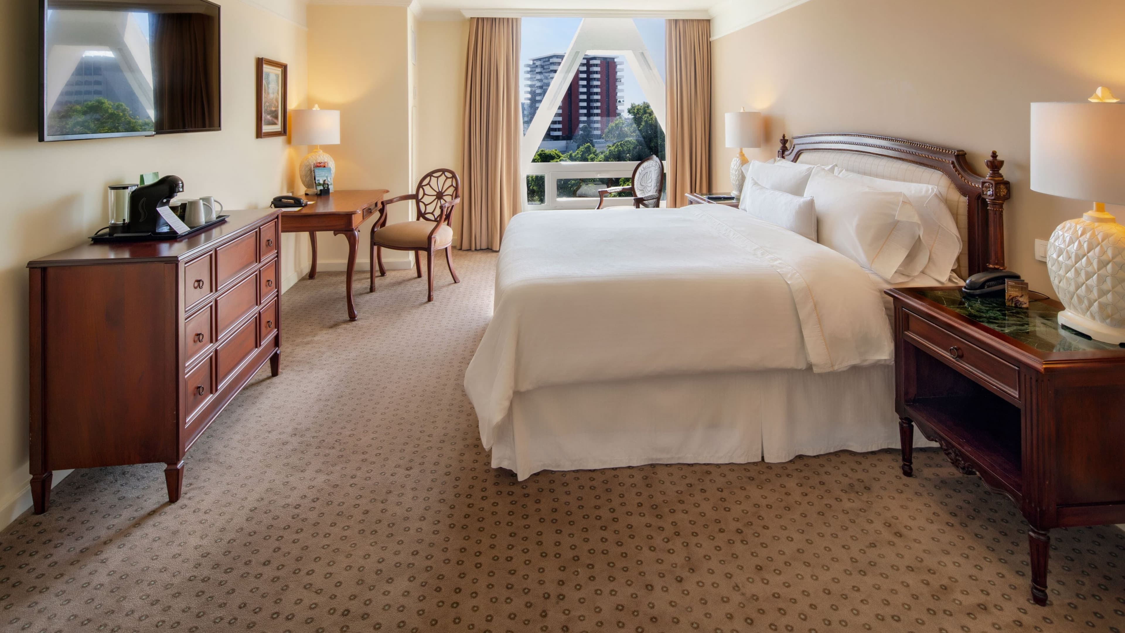 Deluxe Guest room - Image 4