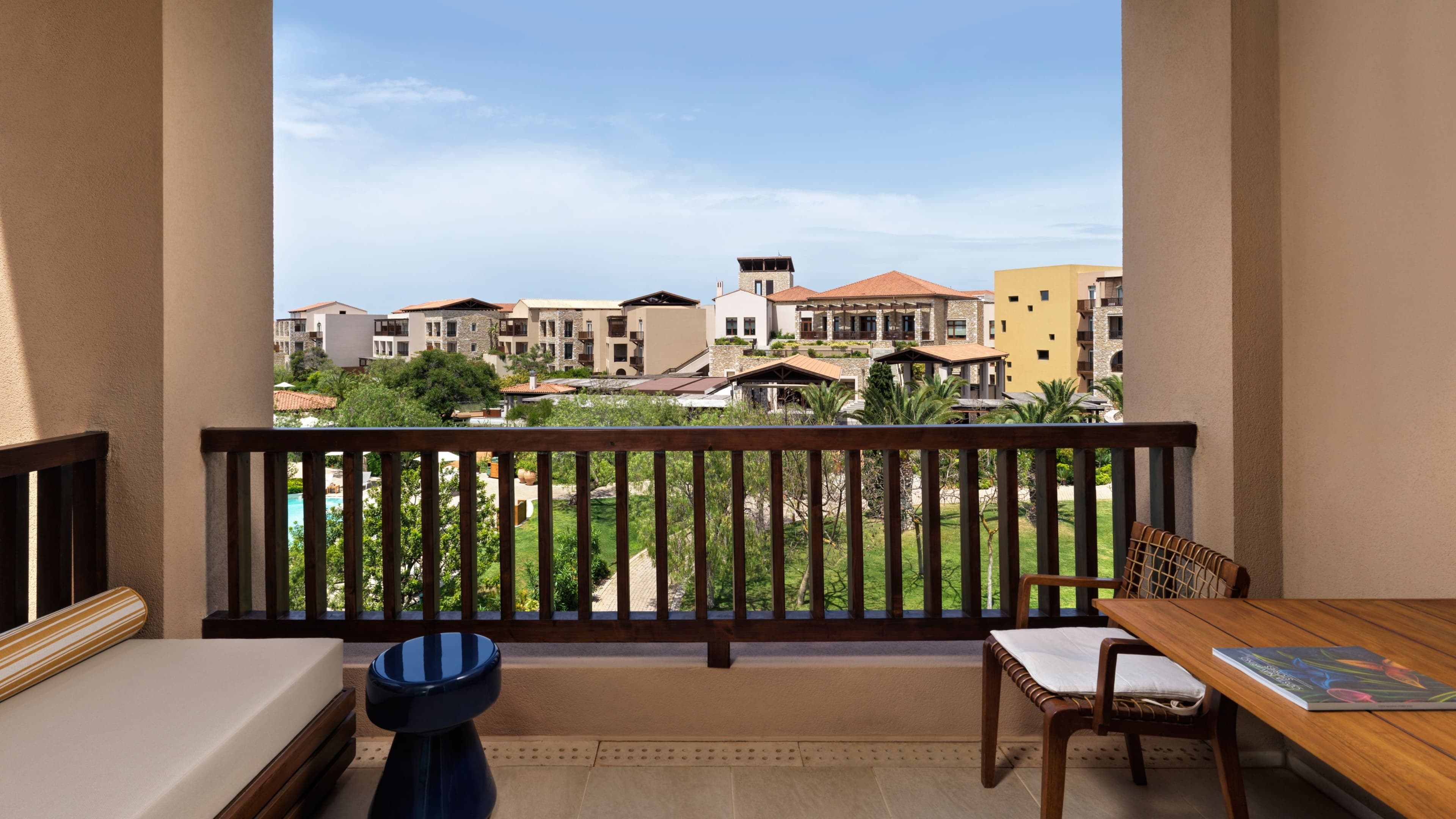 Deluxe Guest room - Image 3