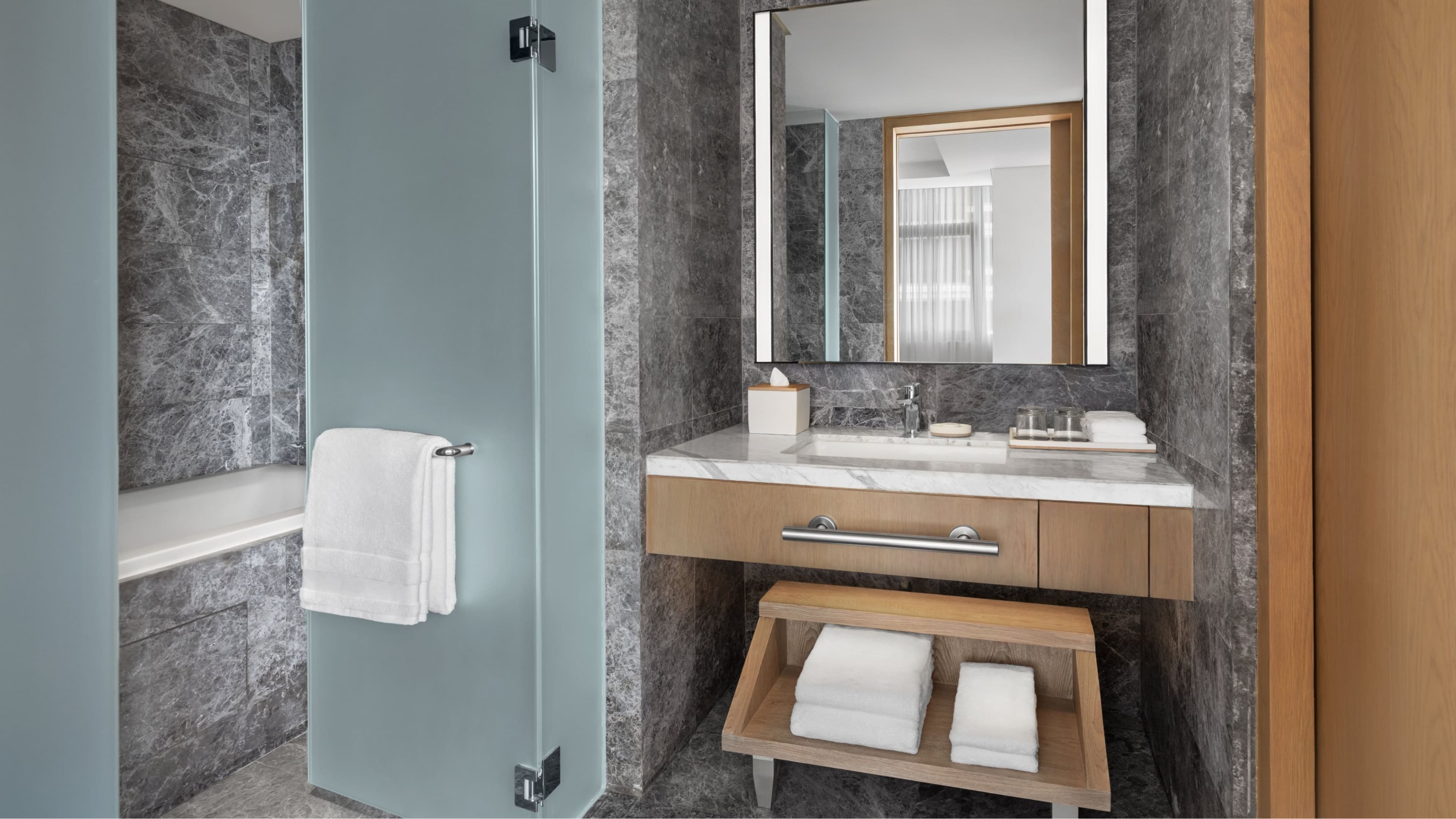 Deluxe Guest room - Image 2