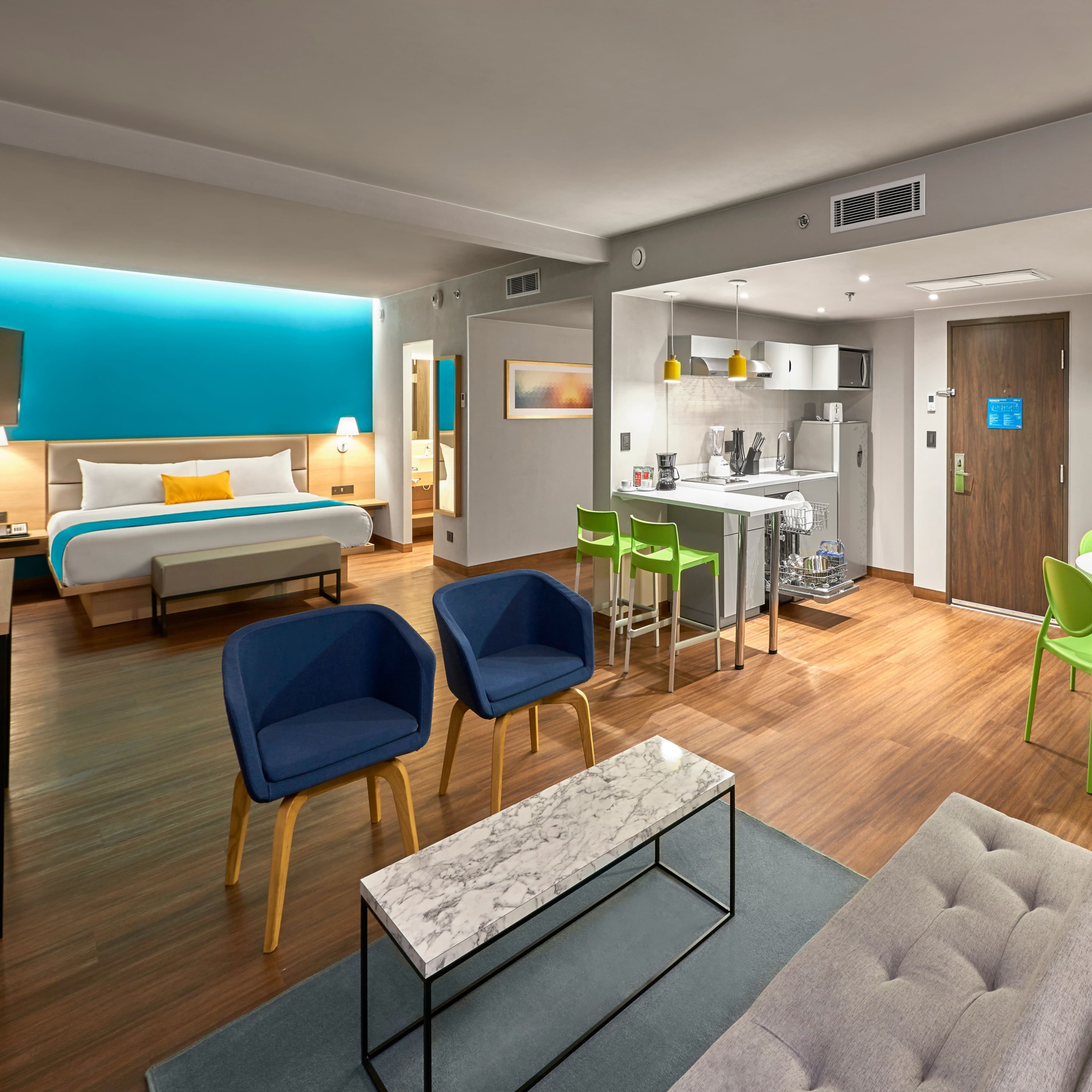 City Express Suites by Marriott Cancún Aeropuerto Riviera