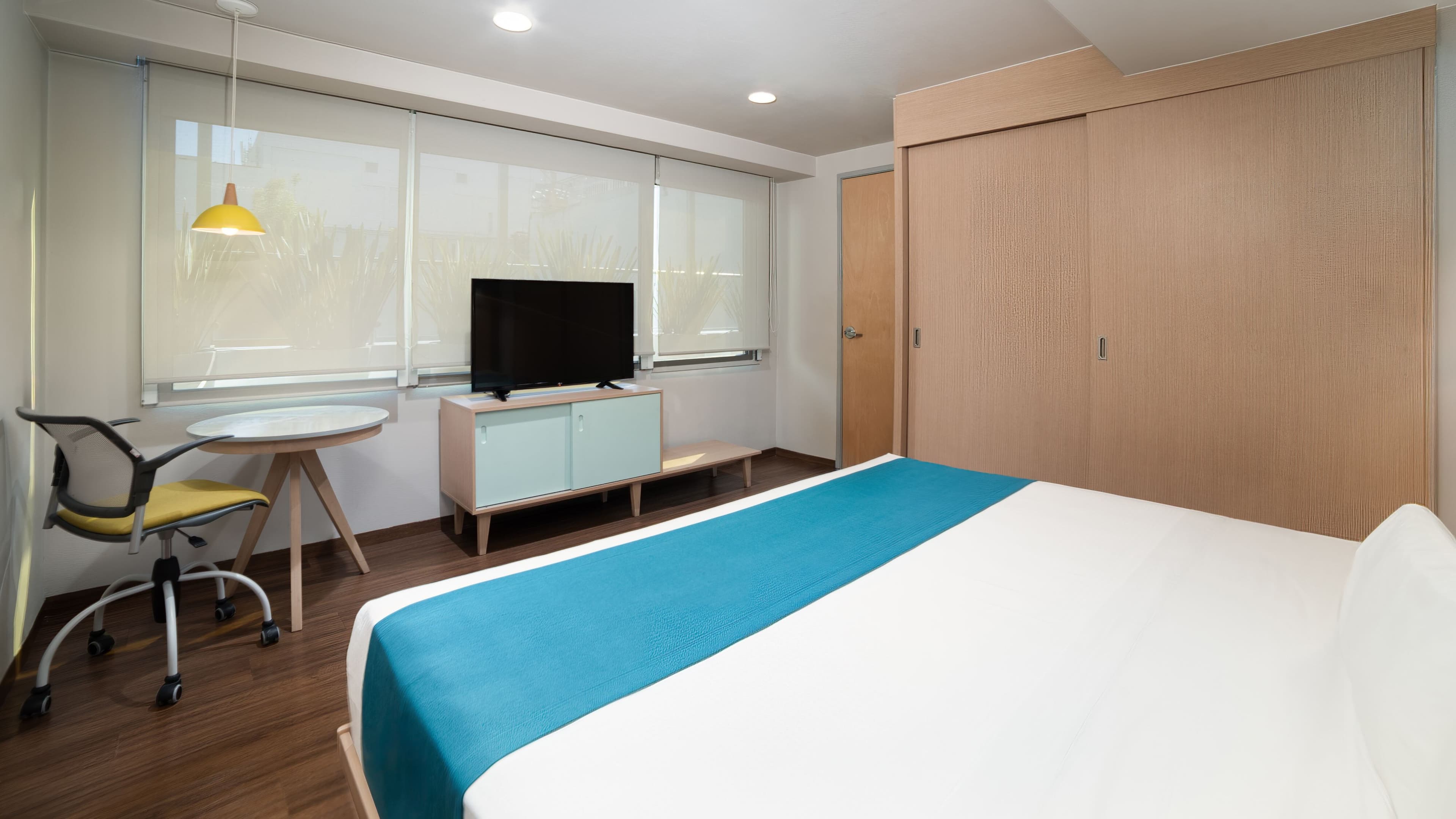 1 Bedroom Suite - Image 2
