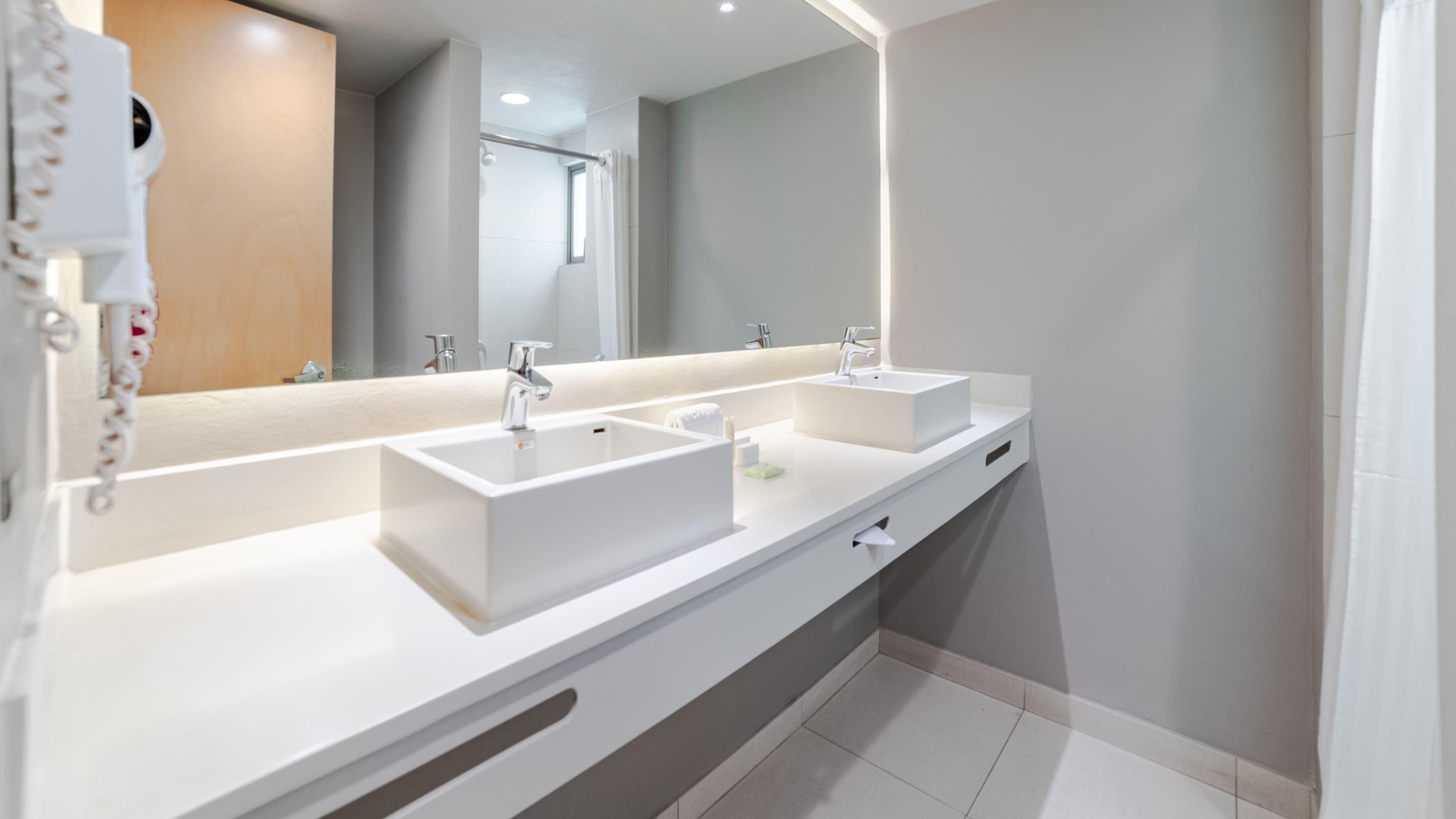 1 Bedroom Suite - Image 8