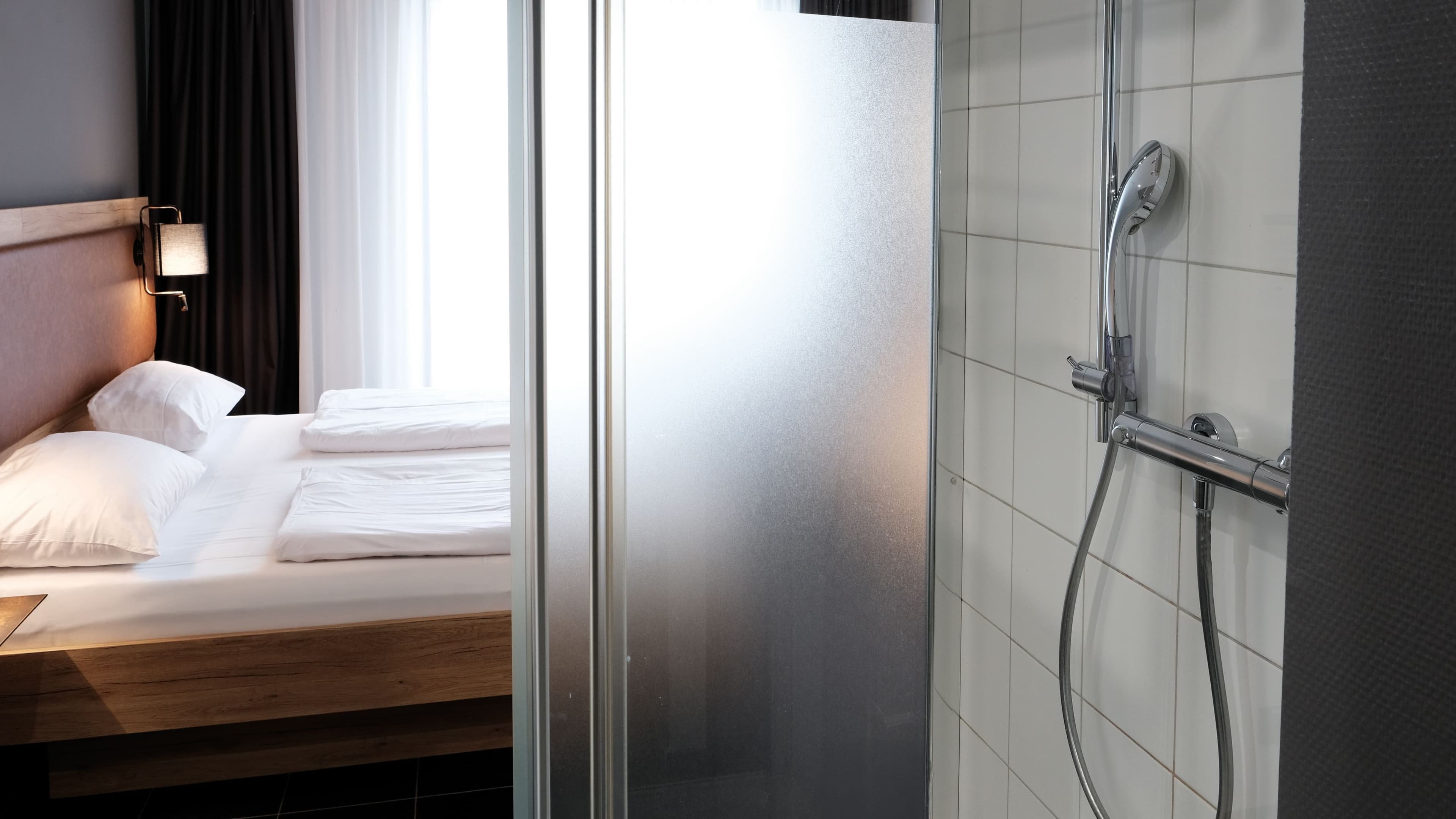 Standard Queen - Image 11