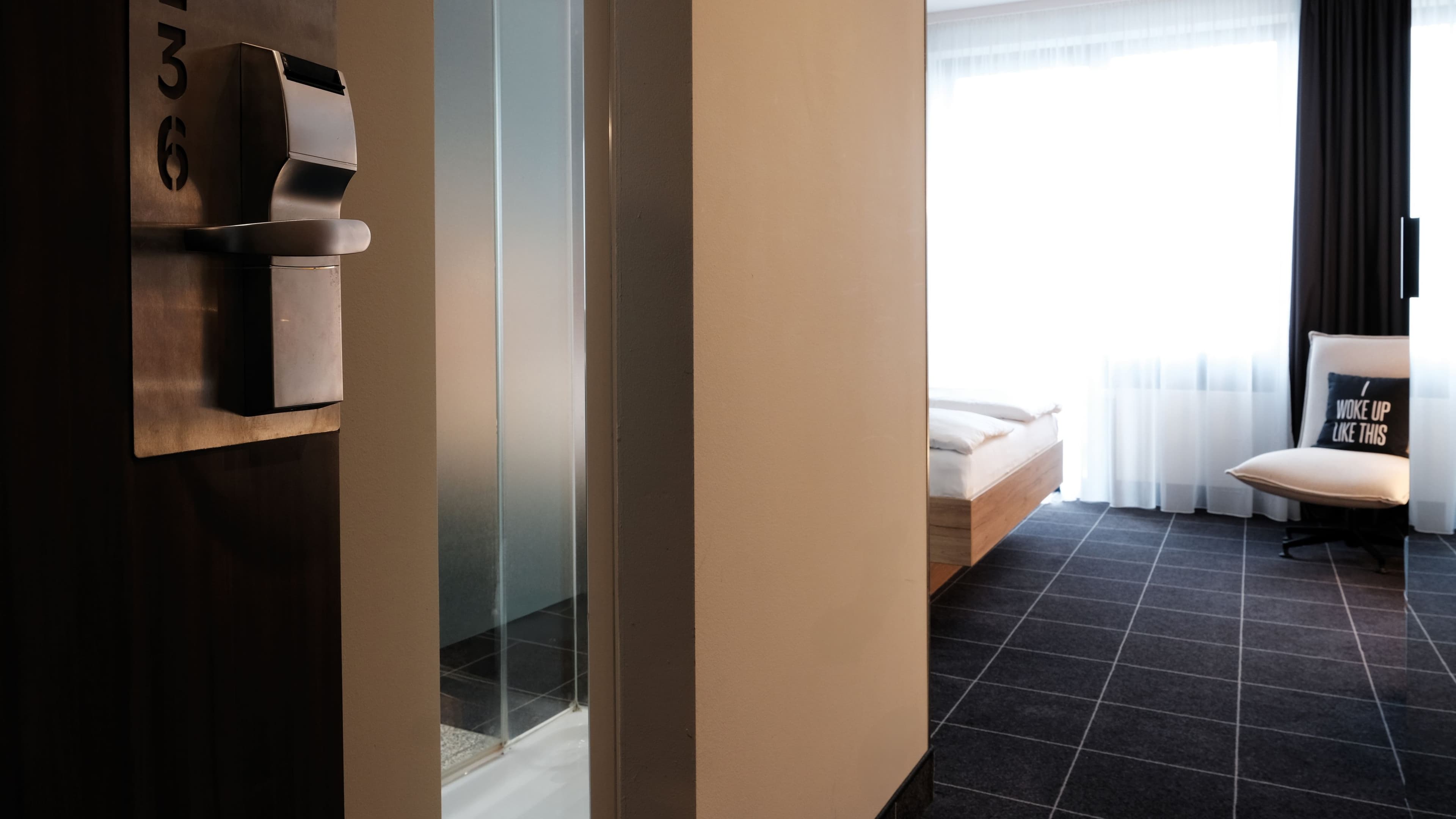 Standard Queen - Image 5