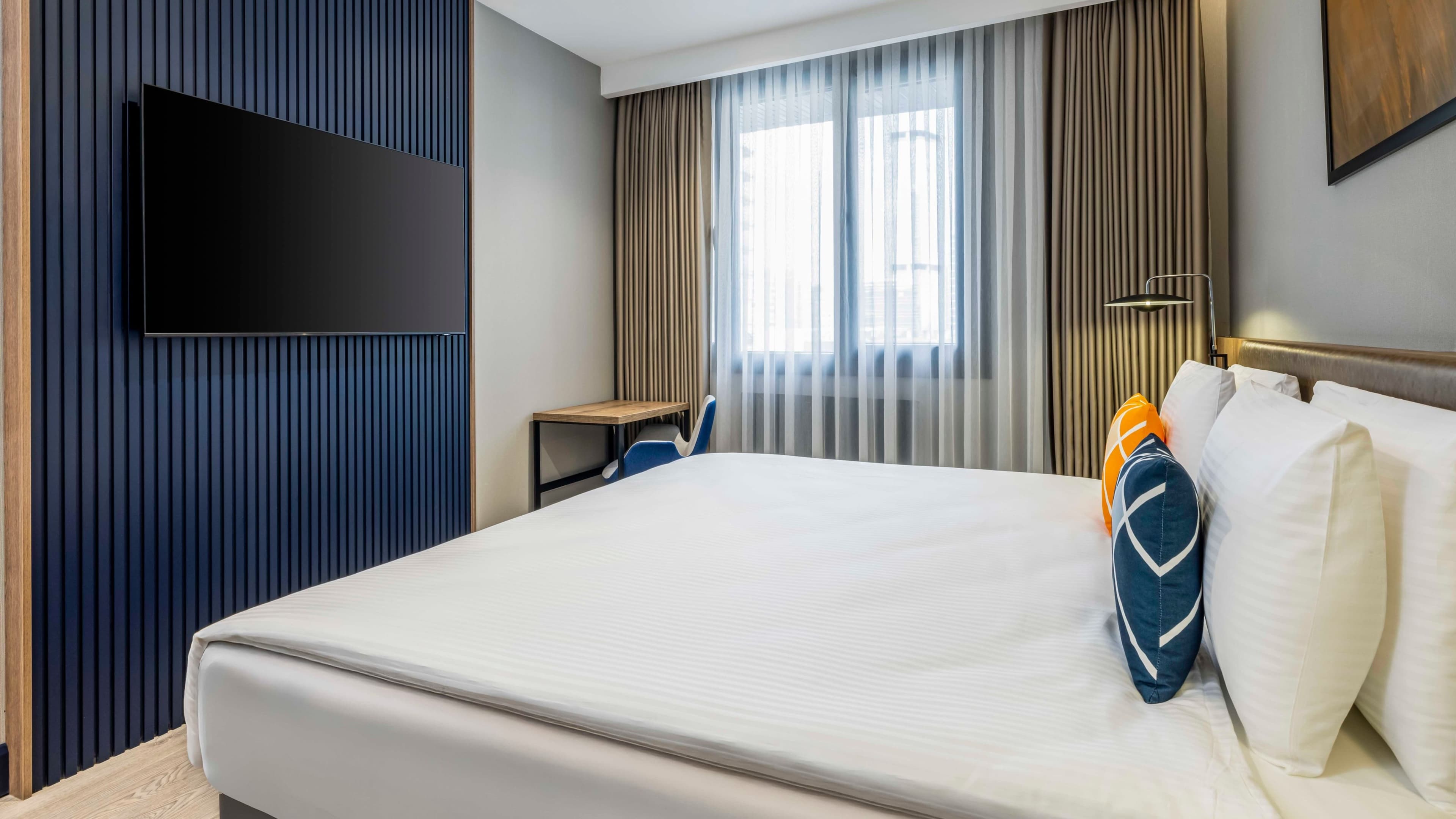 Standard 1 King - Image 1