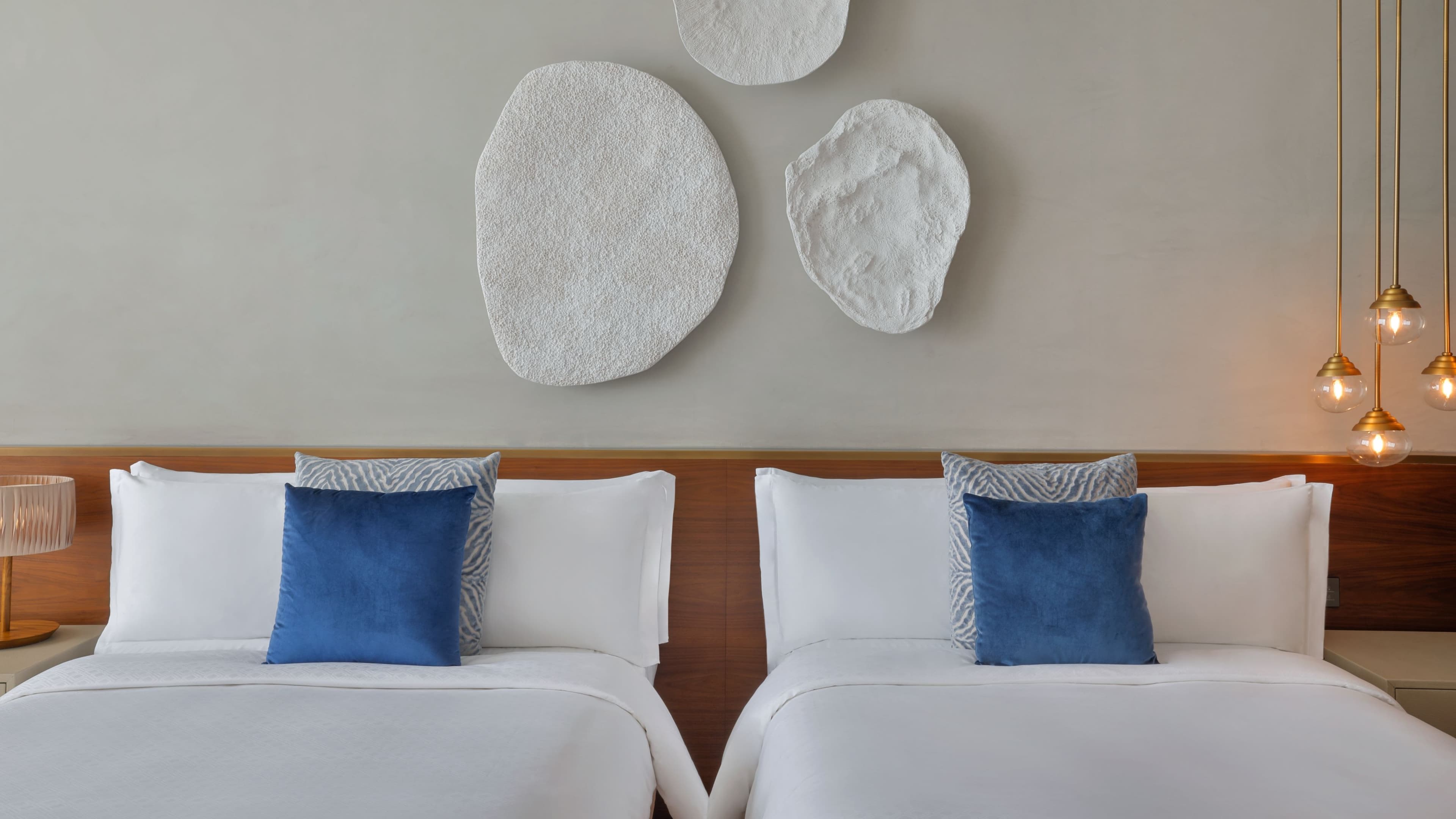 Superior Twin Room - Image 3