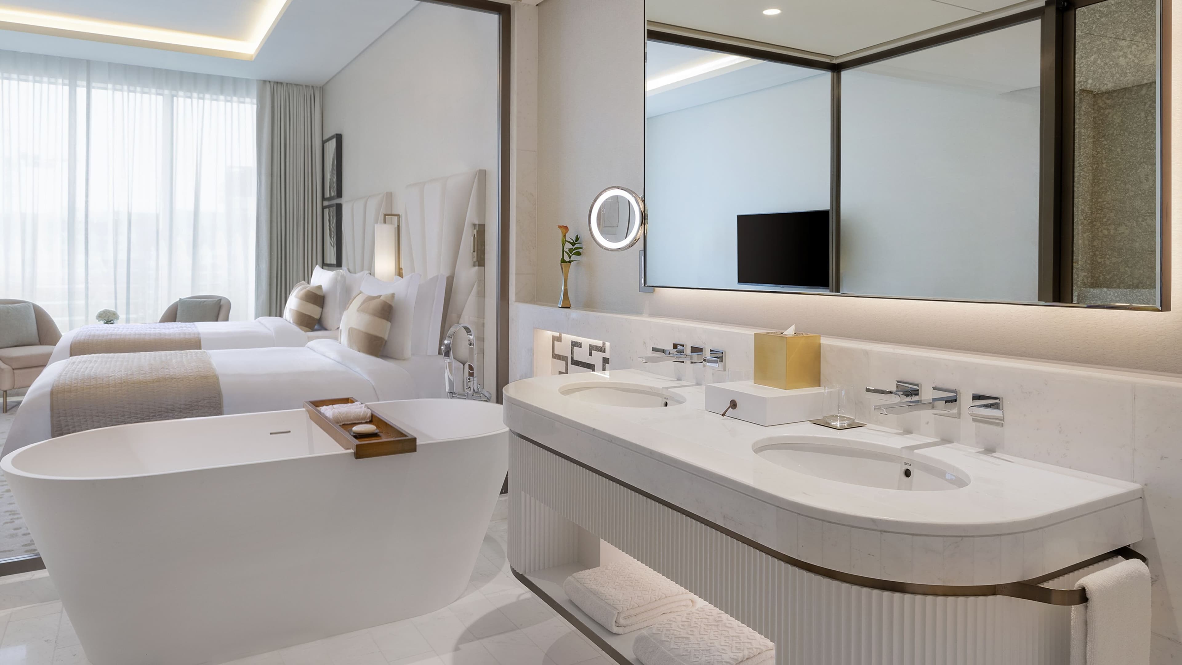 Deluxe Twin Room - Image 3