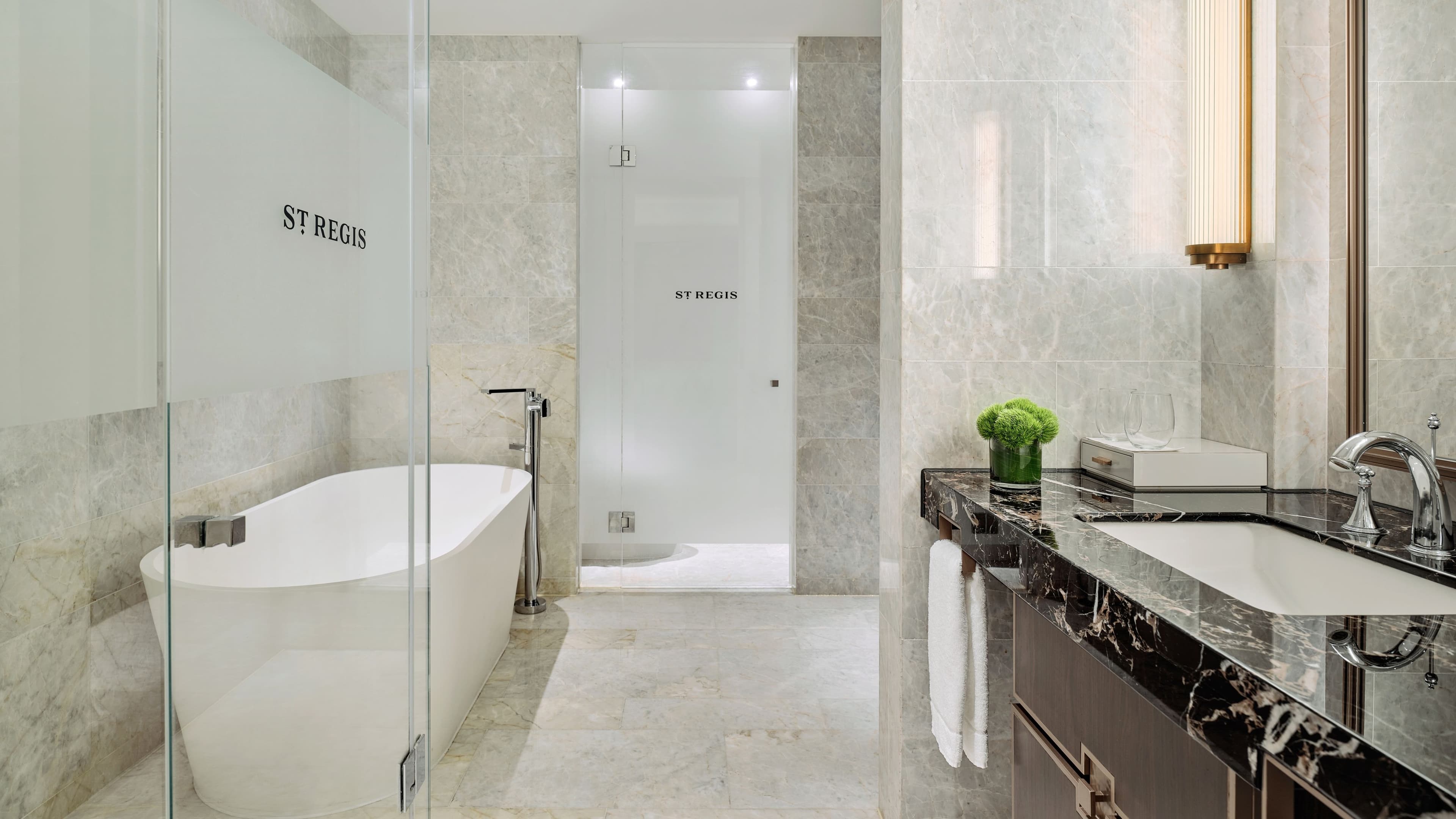 Deluxe Room - Image 2