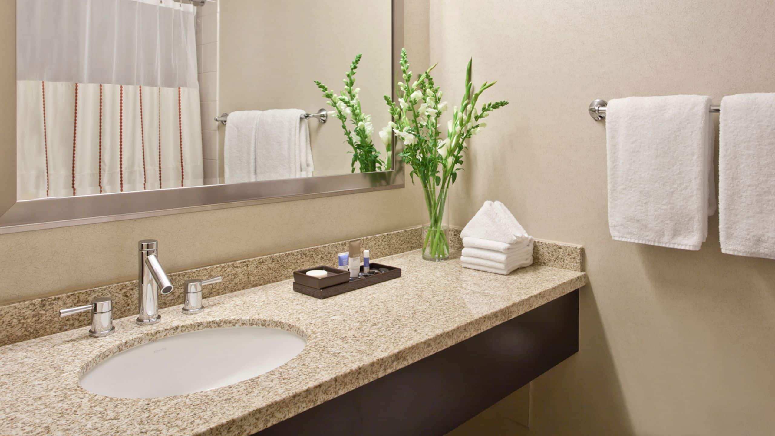 2 Double Beds Private Balcony - Image 4