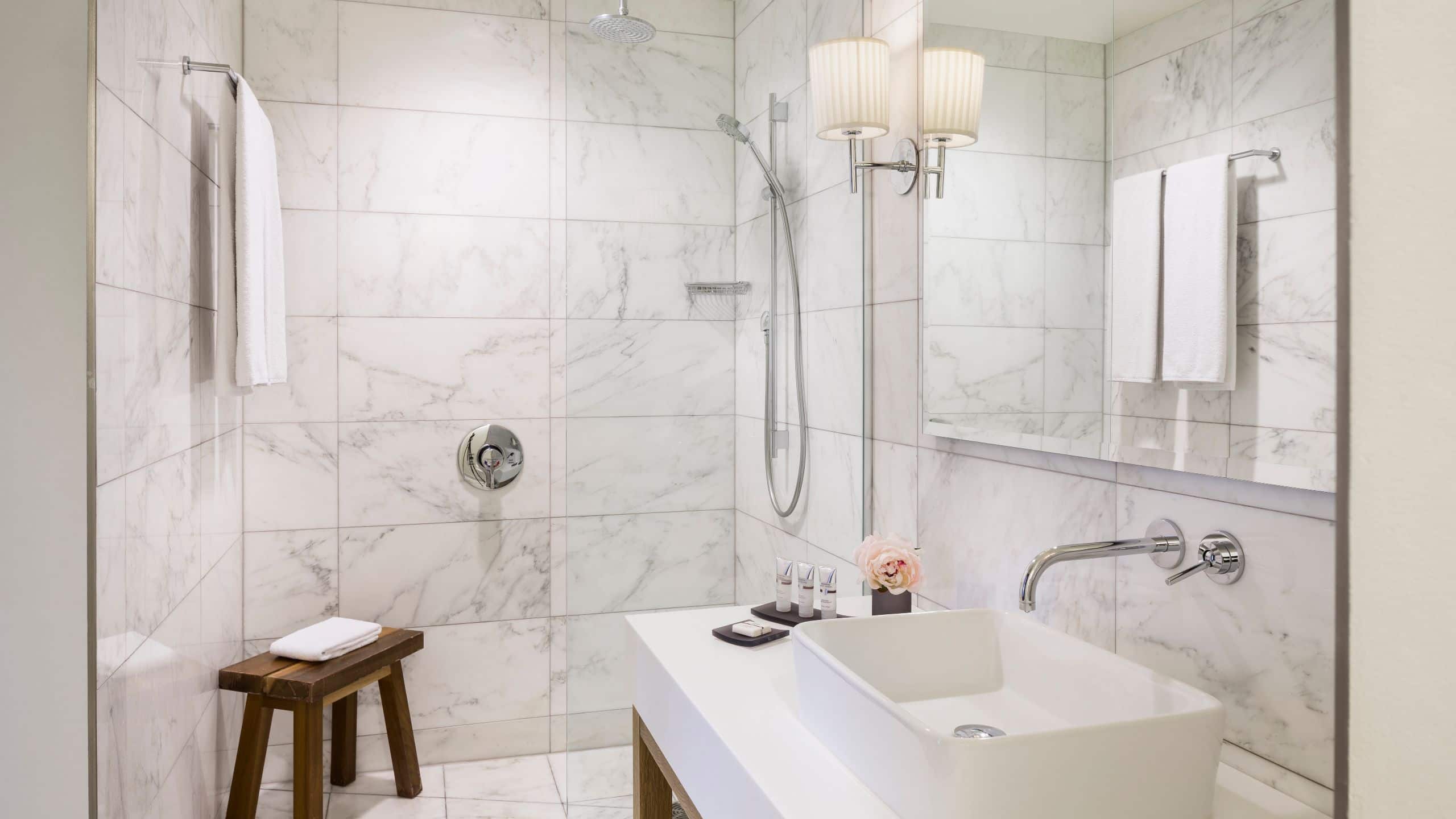 1 King Bed - Image 2