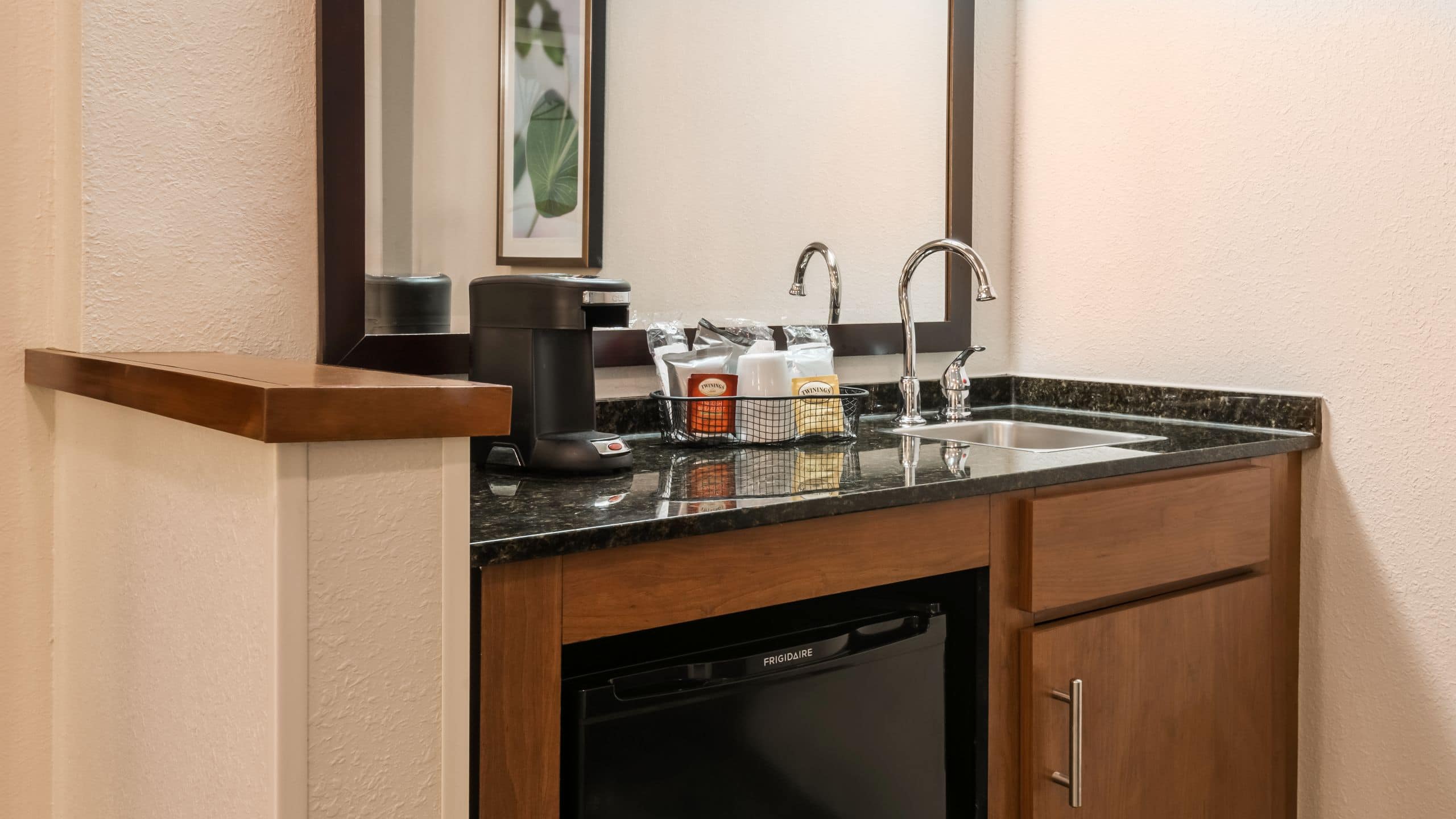 Accessible King Bed/Tub, No Sleeper Sofa - Image 2