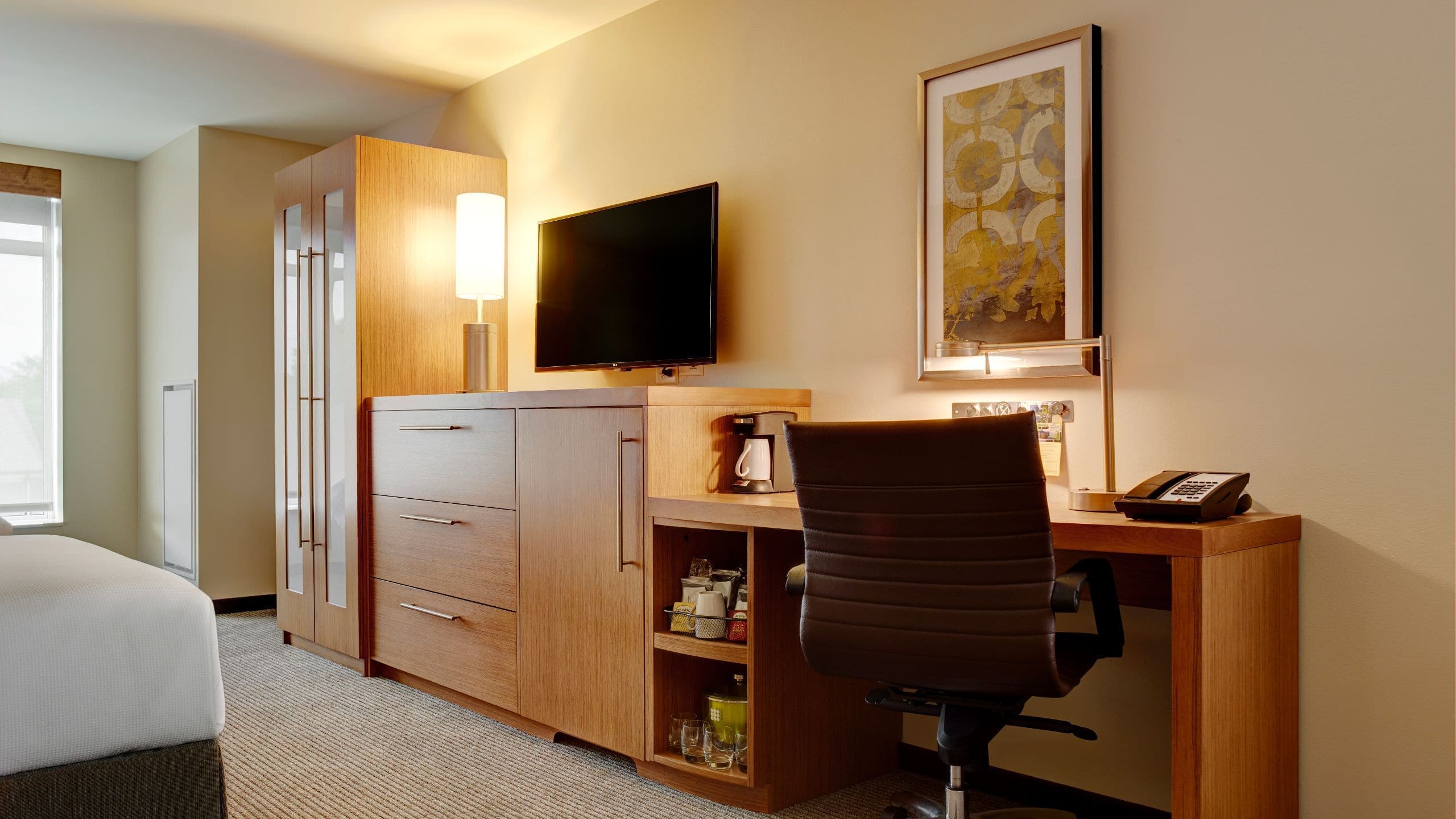 King Bed (with sofa bed) - Image 2