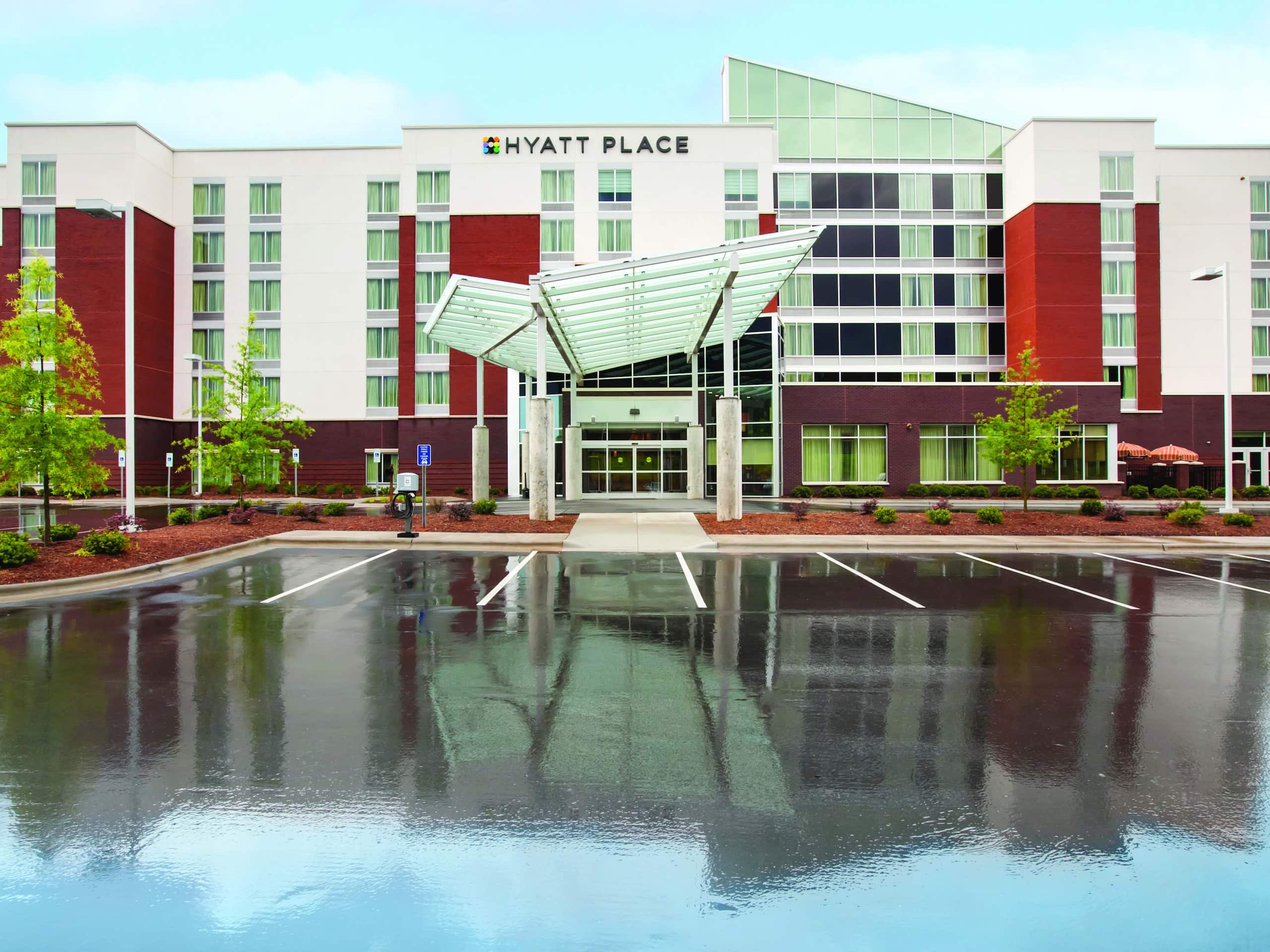 Hyatt Place Raleigh / Cary