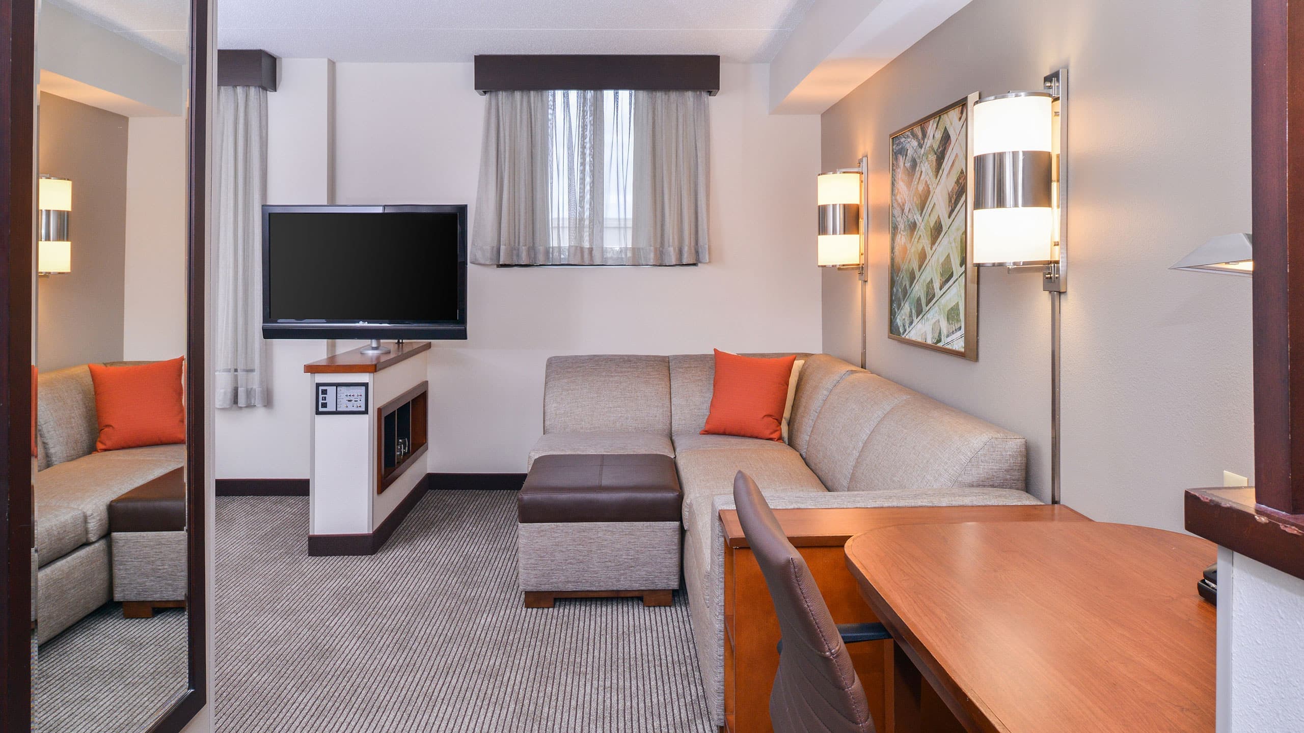 King Bed (with sofa bed) - Image 4