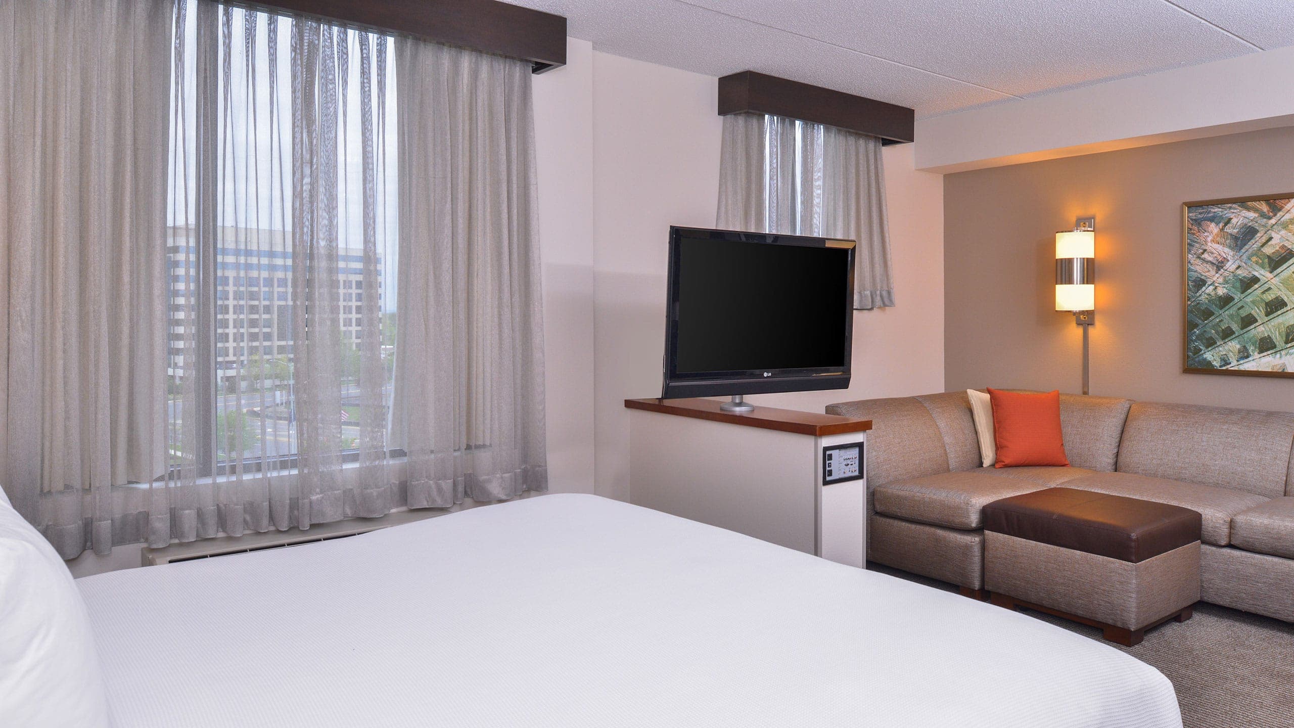 King Bed (with sofa bed) - Image 1