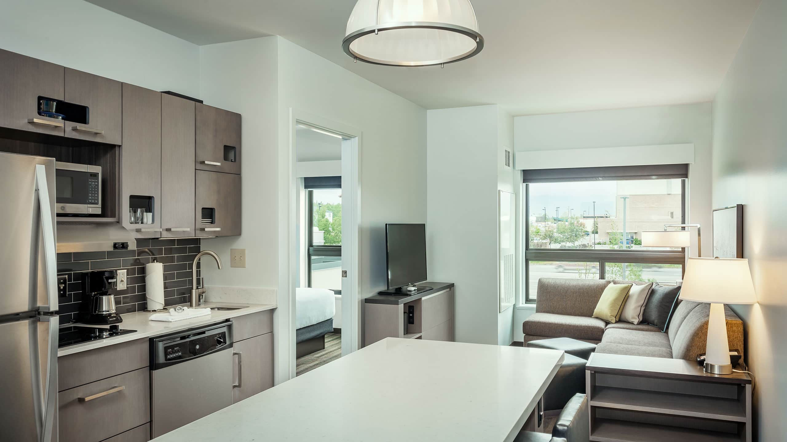One Bedroom Kitchen Suite | Two Queen Beds - Image 3