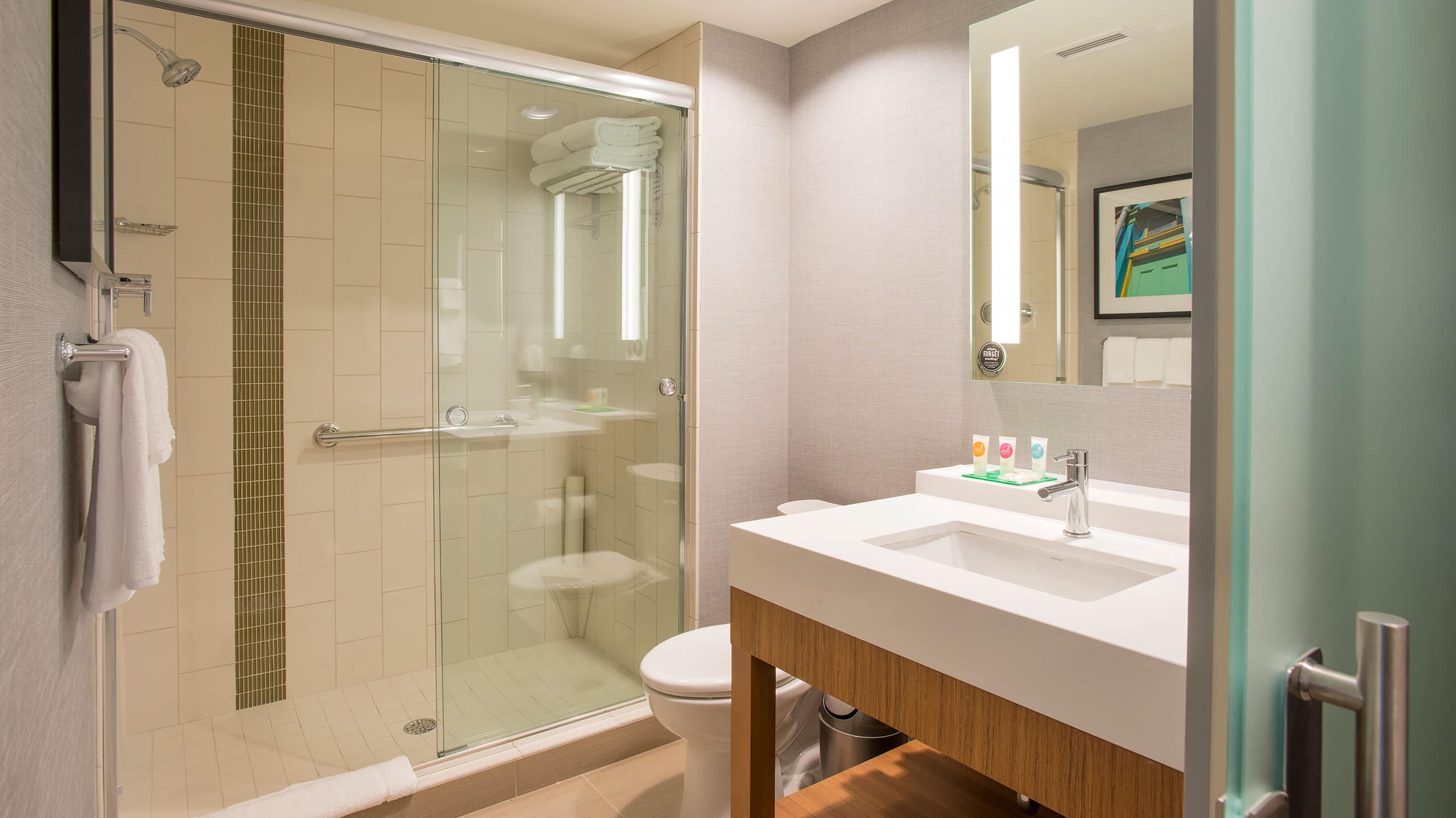 Standard King (with sofa bed) - Image 1