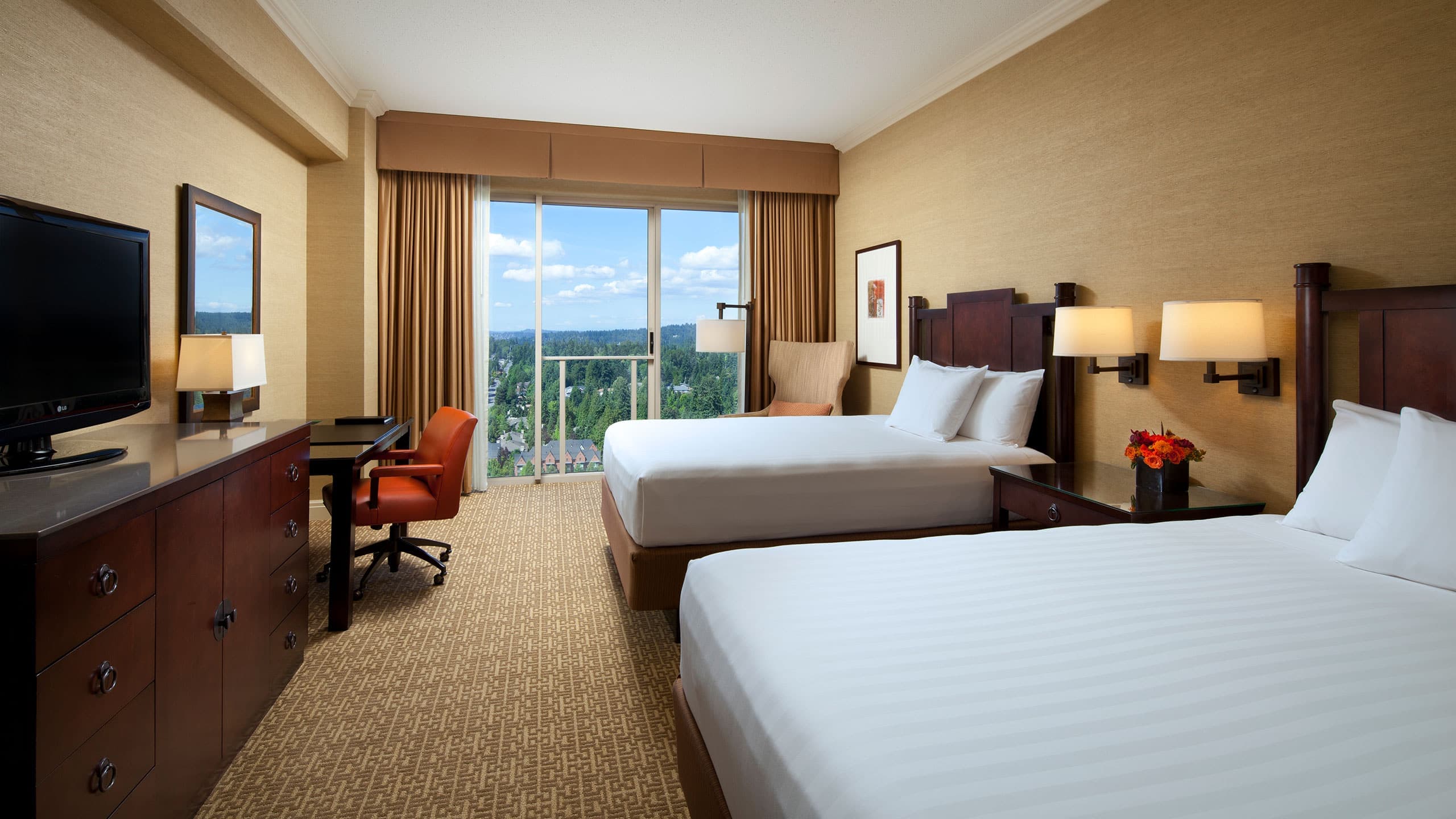 1 Queen and 1 Double Bed - Image 1