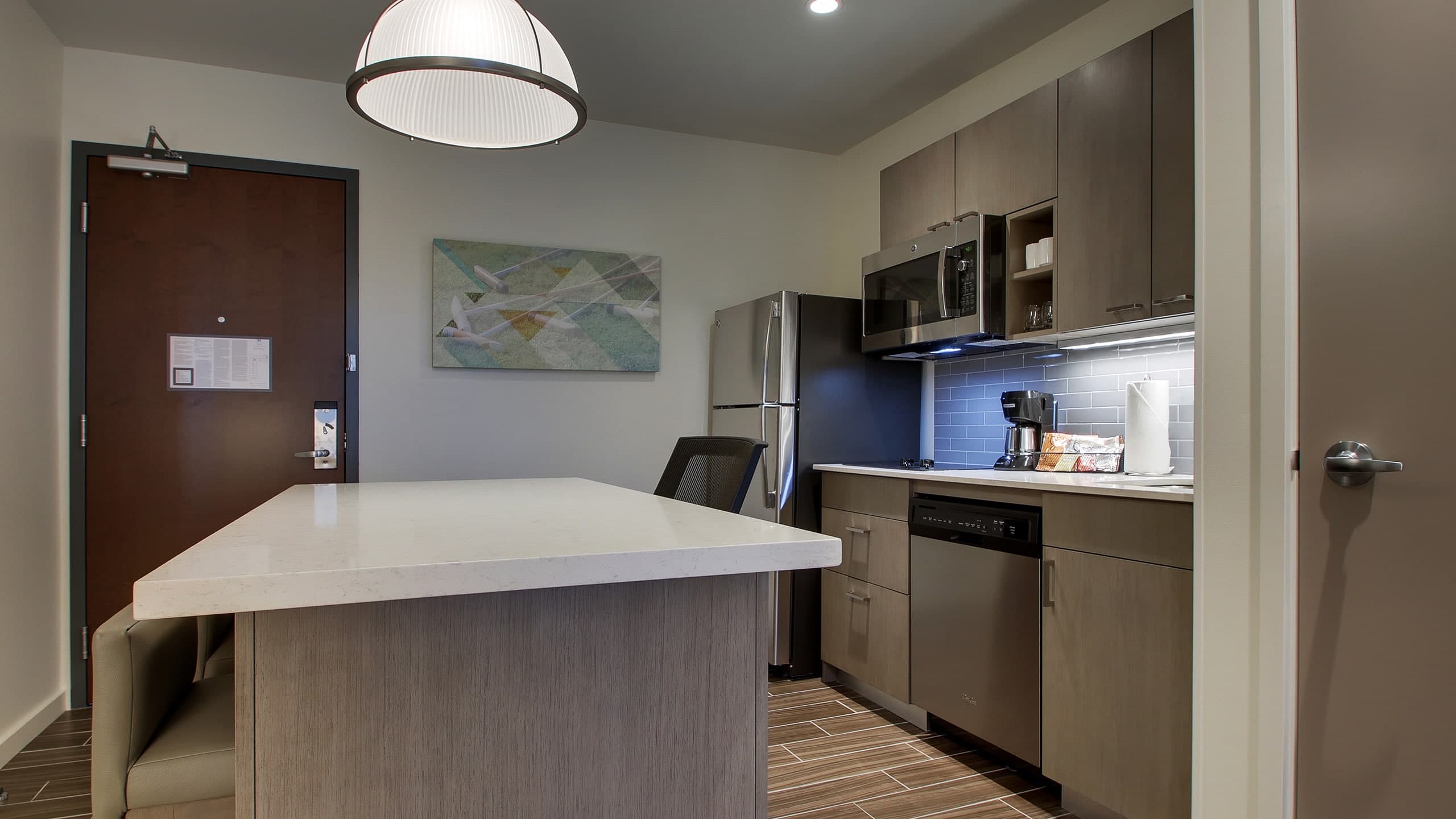 One Bedroom Kitchen Suite | King Bed (Plus Sofa Bed) - Image 2