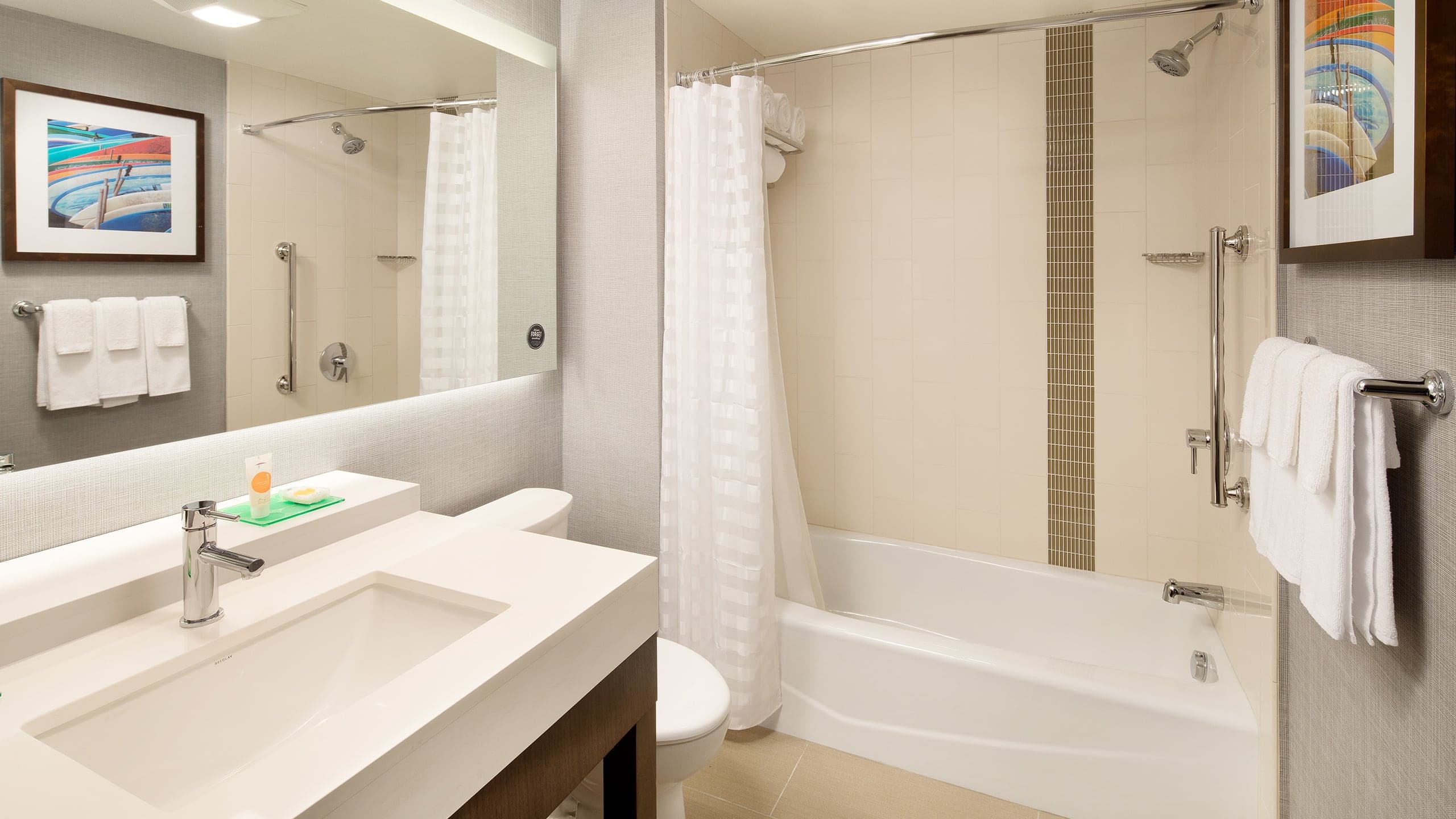 Two Queen Beds (Plus Sofa Bed) - Image 4