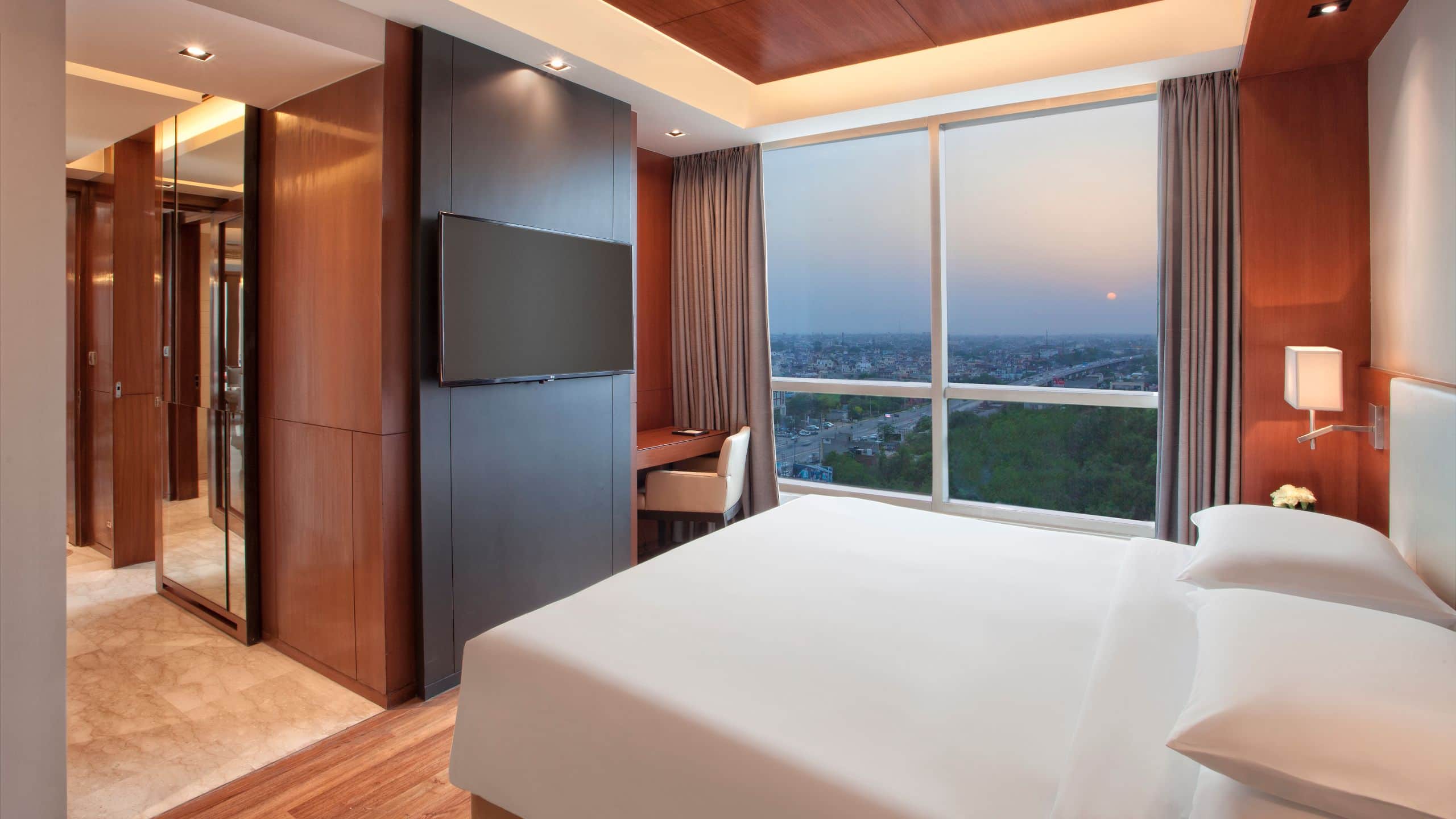 Regency Suite with 1 King Bed - Image 1