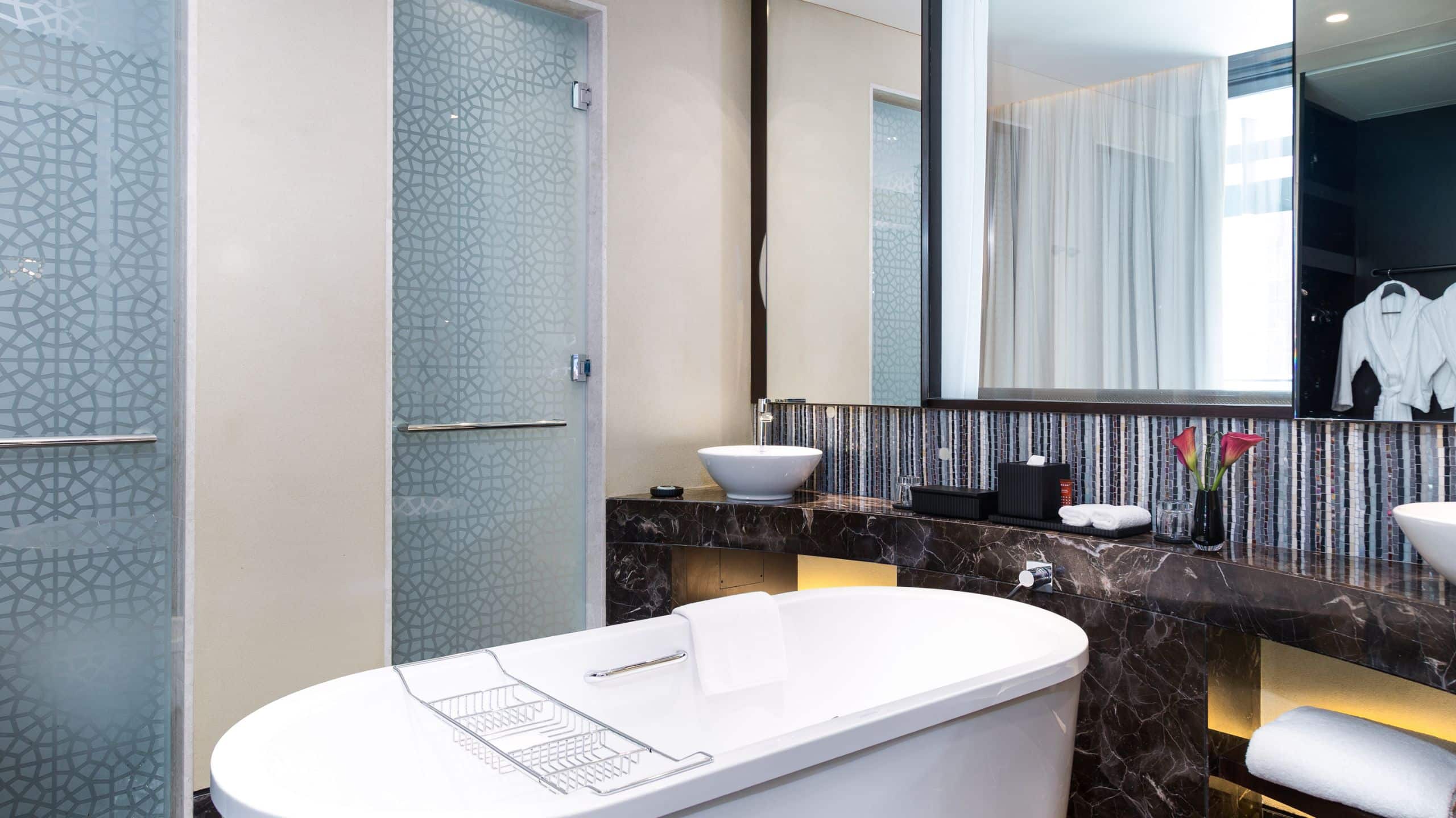 2 Twin Beds With Balcony - Image 4