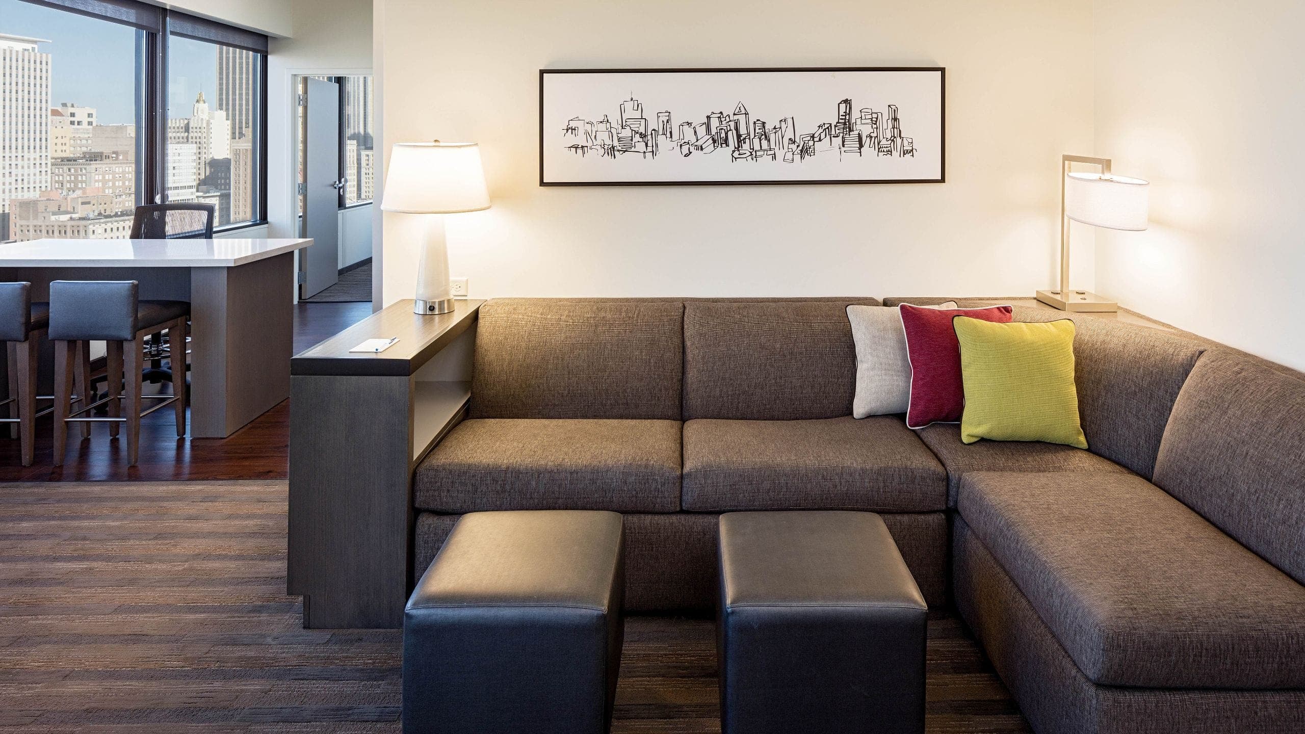 One Bedroom King Suite with View - Image 3