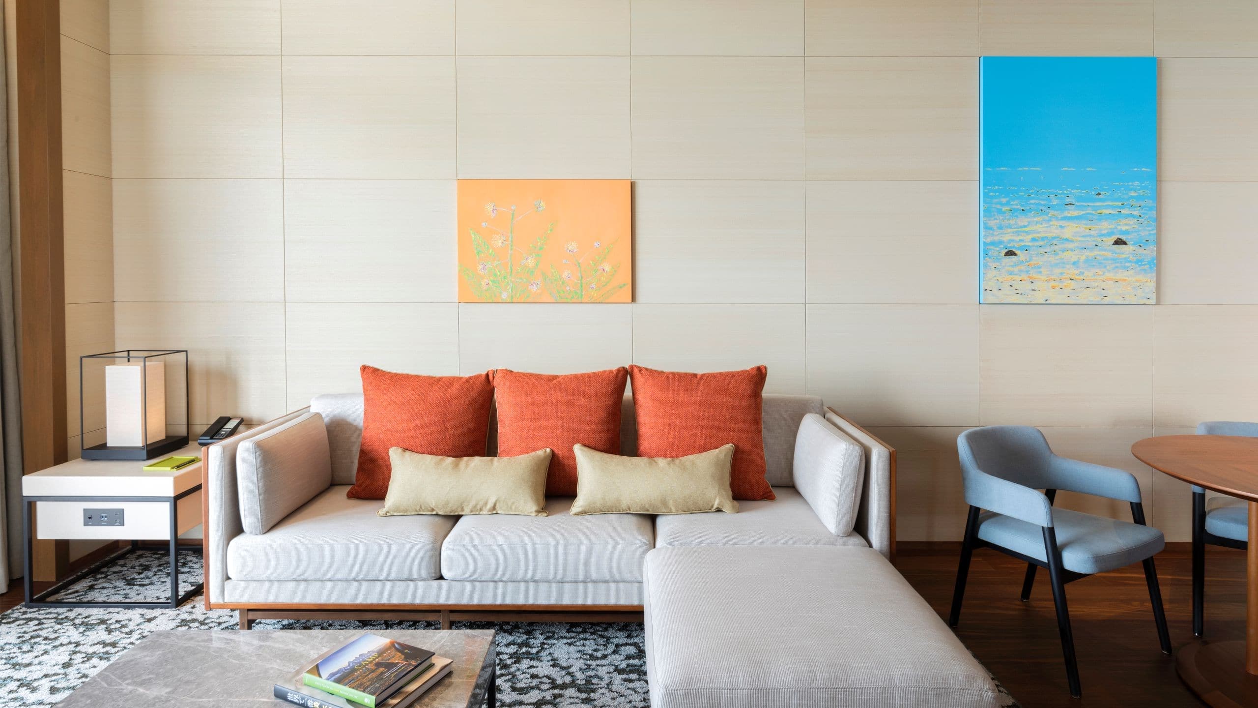 Corner Suite, 2 Twin Beds, Ocean View - Image 3