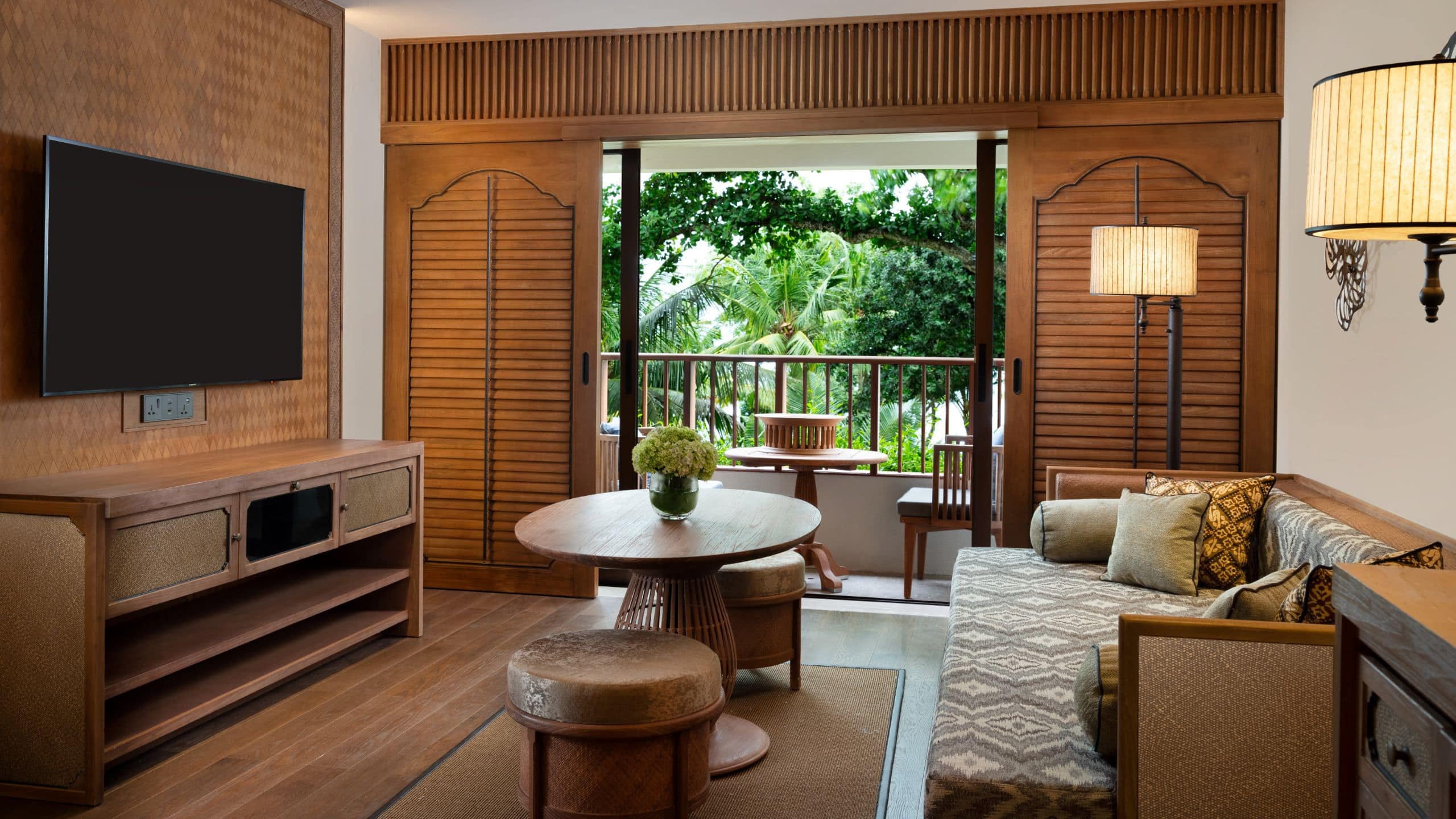 Family Suite with 1 King Bed - Image 3