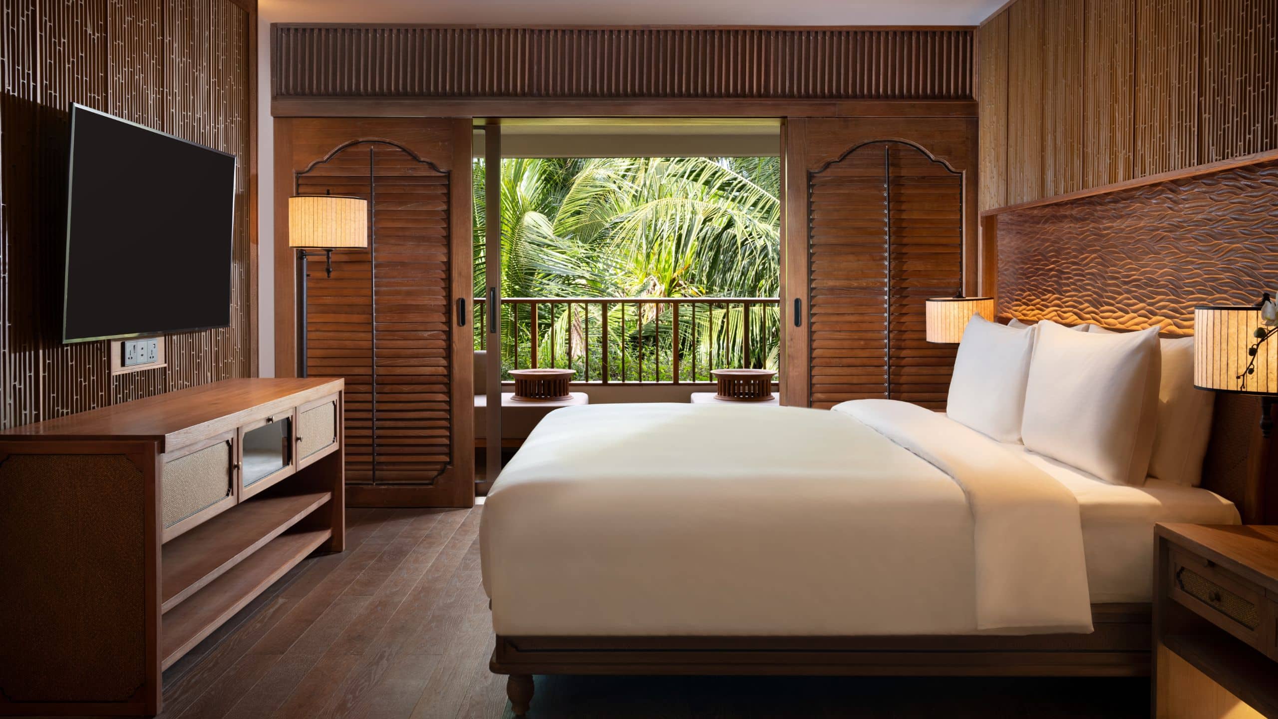 Family Suite with 1 King Bed - Image 1