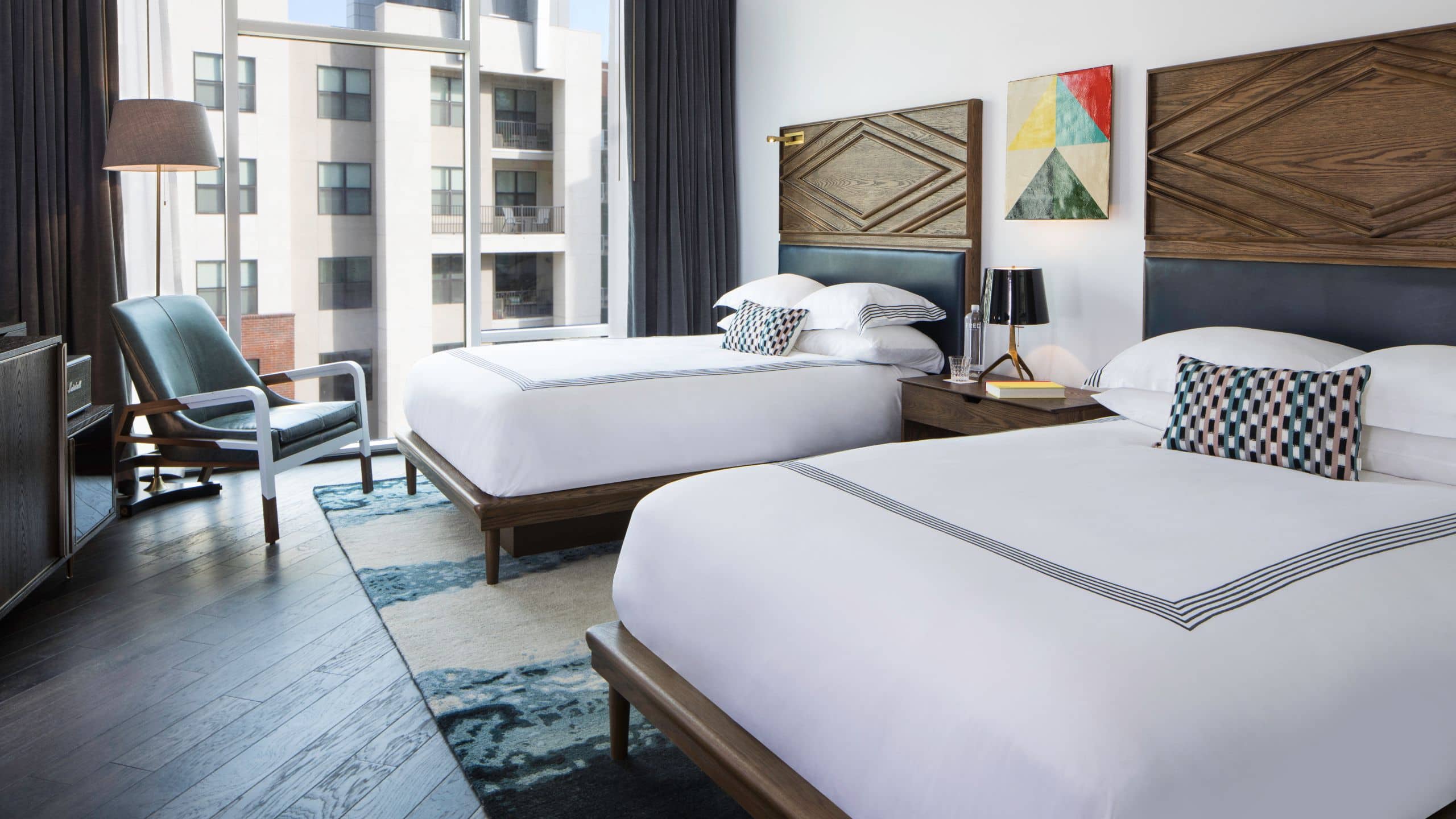 2 Queen Beds - Image 1