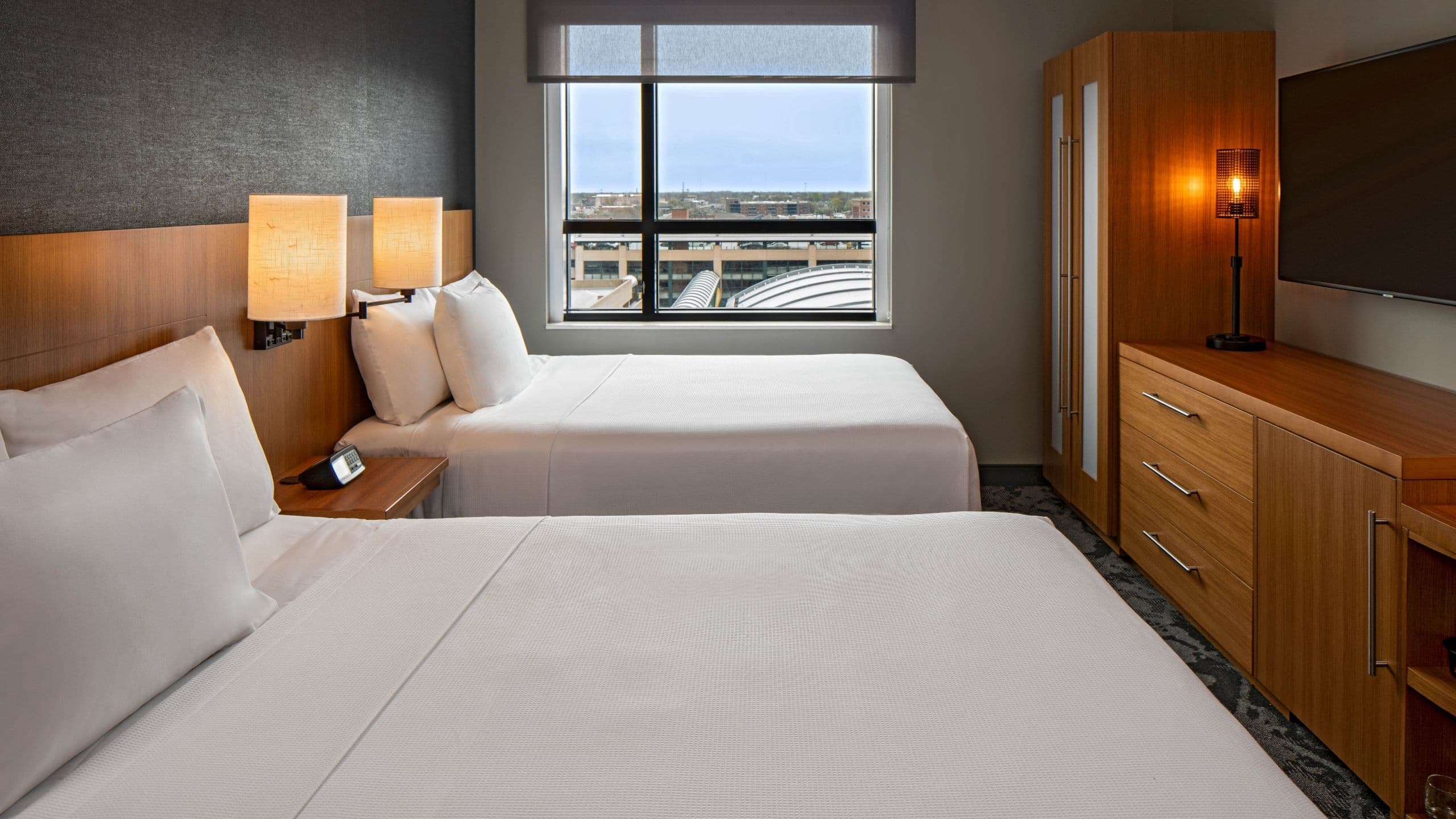 Two Queen Beds - Image 1