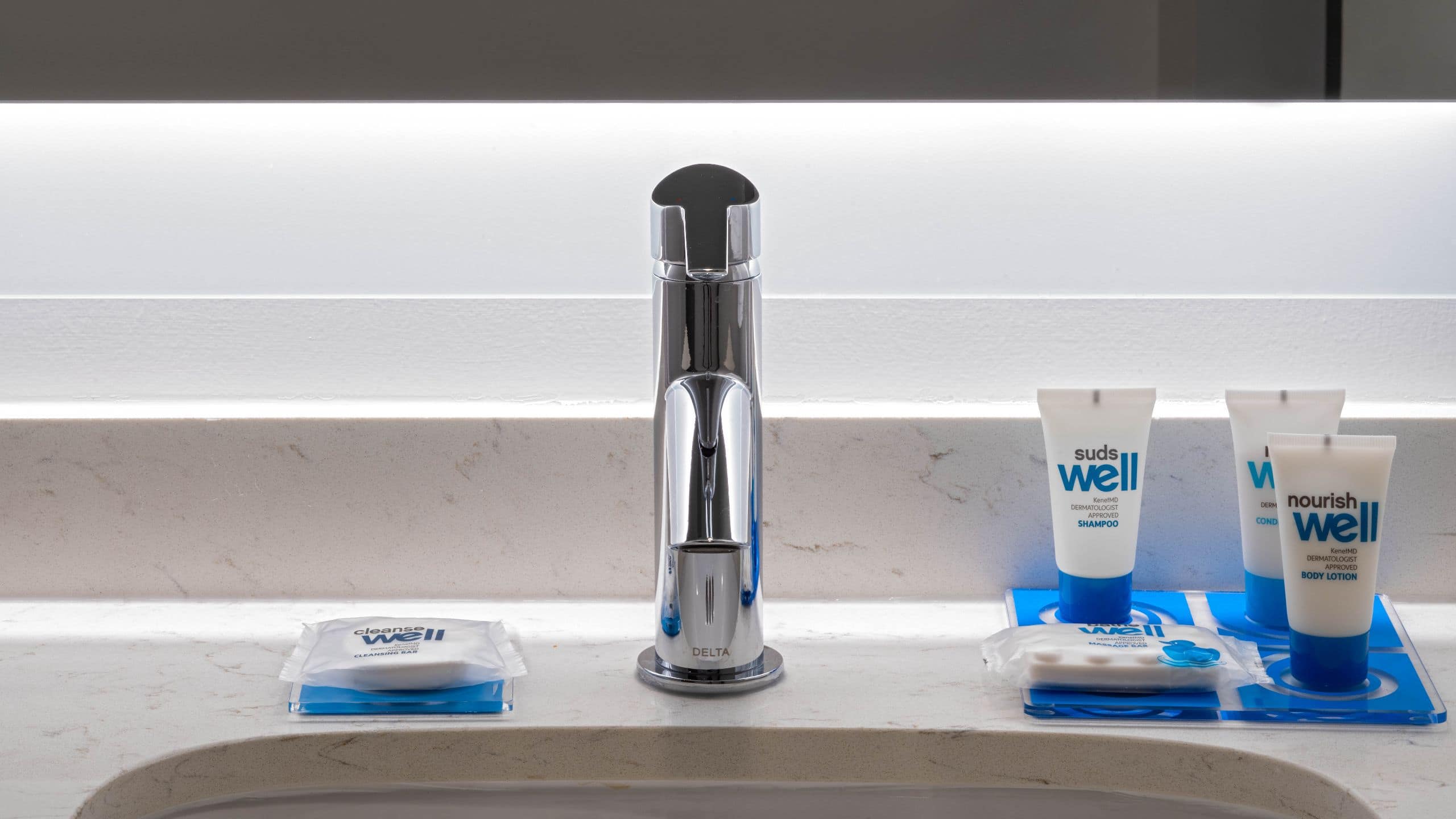 Den Guestroom | Two Queen Beds - Image 3