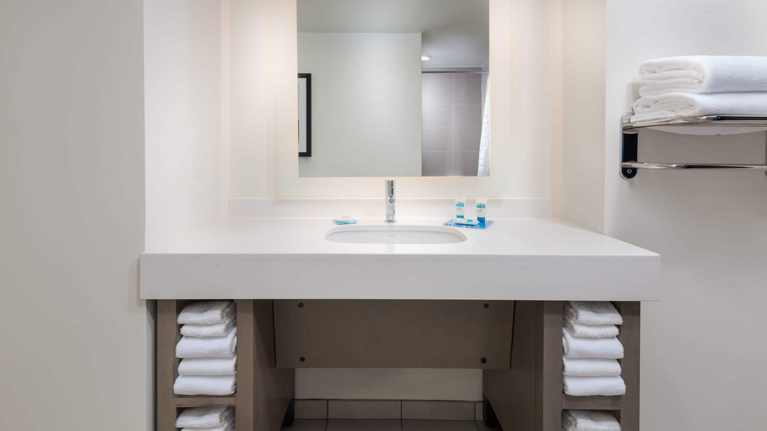 Accessible Den | Two Queen Beds - Image 4